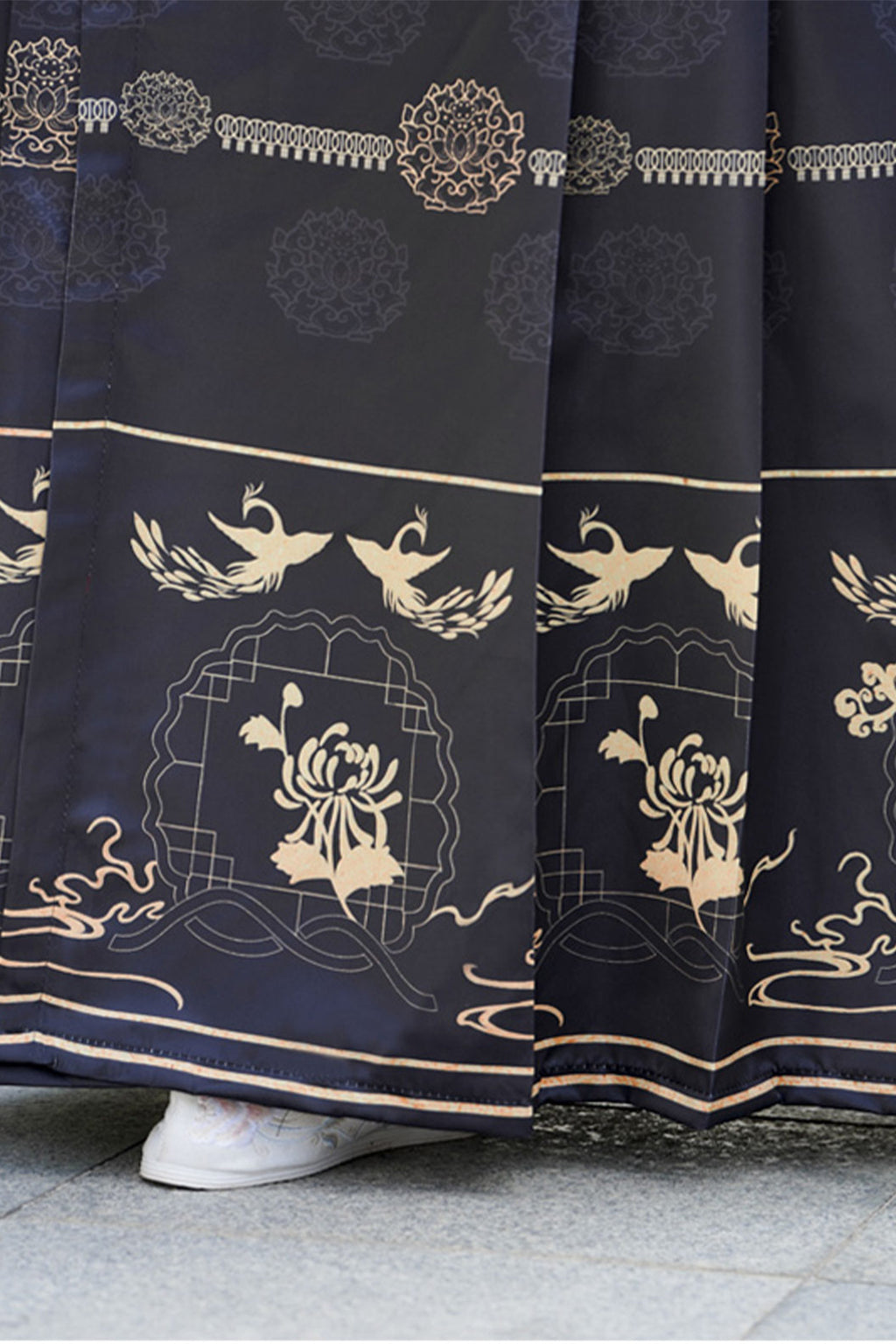 Ming Dynasty Clothing Chinese Style Ma Mian Skirt Hanfu Dress - huaqiu 画秋
