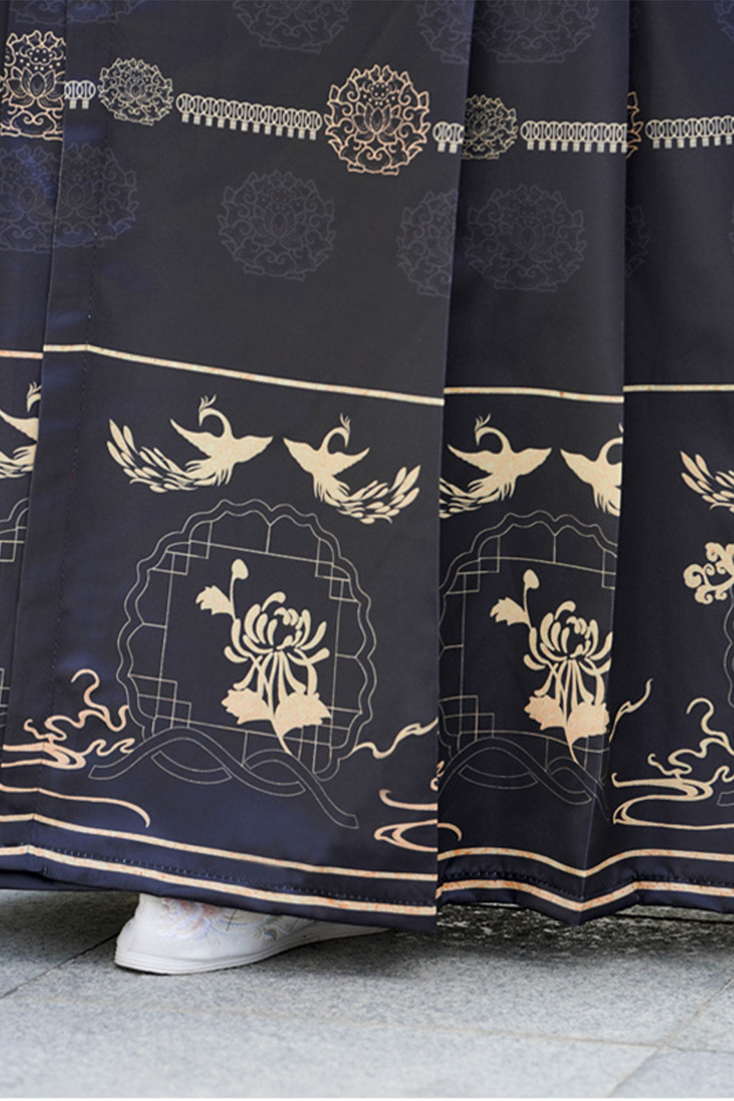 Ming Dynasty Clothing Chinese Style Ma Mian Skirt Hanfu Dress - huaqiu 画秋