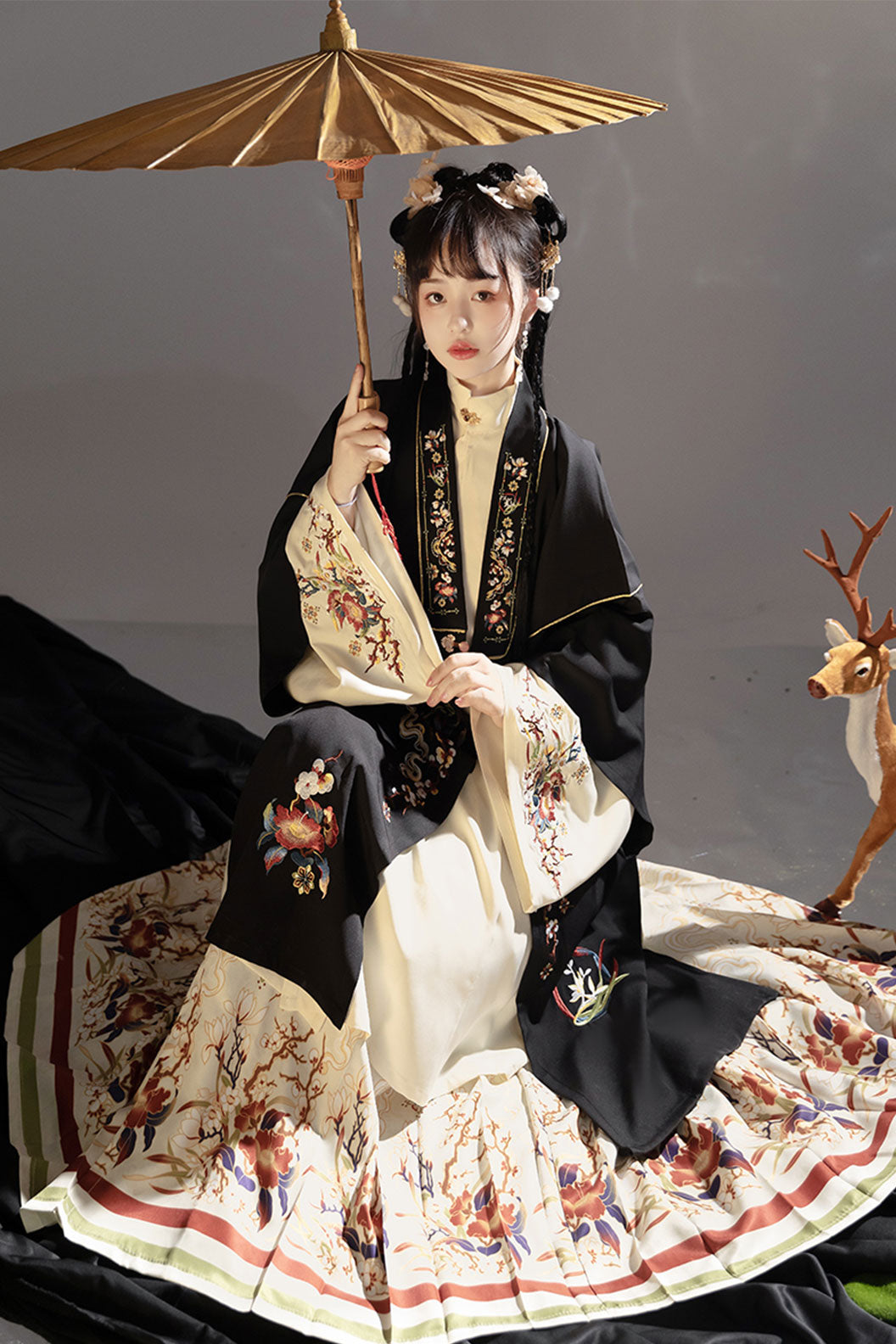 Ming dynasty hanfu long ao robe with mamianqun set hanfu dress for fall and winter - qiongxiaoqun 琼霄裙