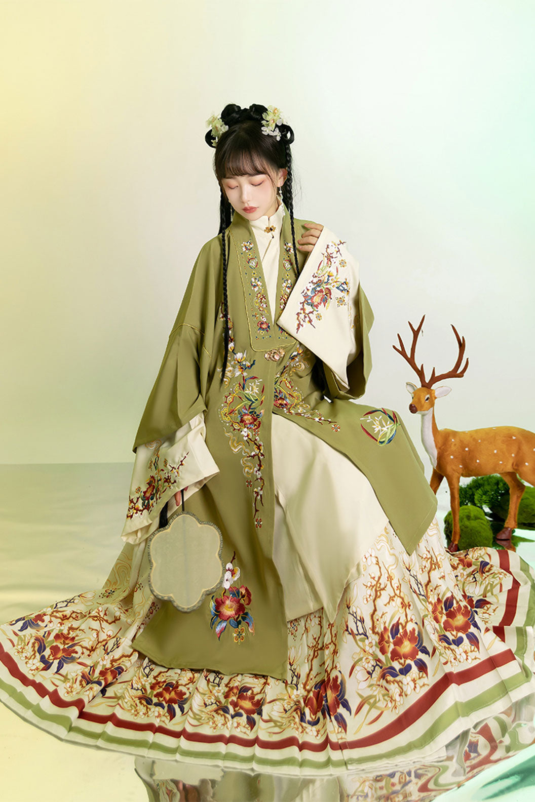 Ming dynasty hanfu long ao robe with mamianqun set hanfu dress for fall and winter - qiongxiaoqun 琼霄裙