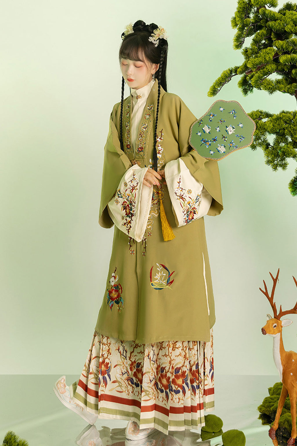 Ming dynasty hanfu long ao robe with mamianqun set hanfu dress for fall and winter - qiongxiaoqun 琼霄裙
