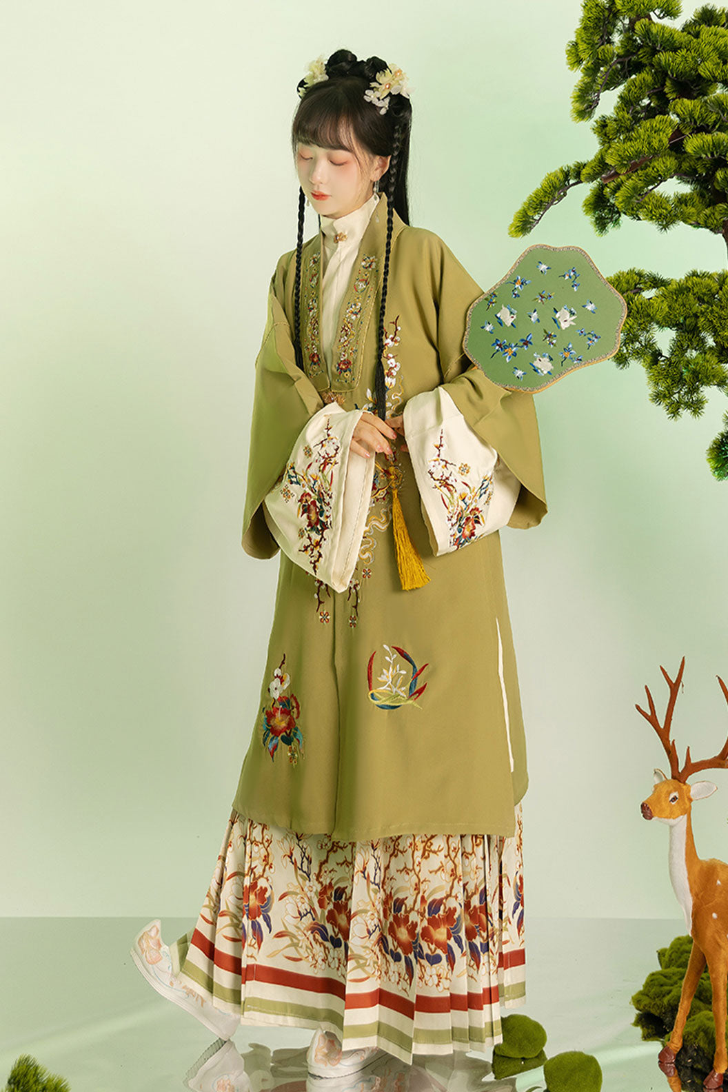 Ming dynasty hanfu long ao robe with mamianqun set hanfu dress for fall and winter - qiongxiaoqun 琼霄裙