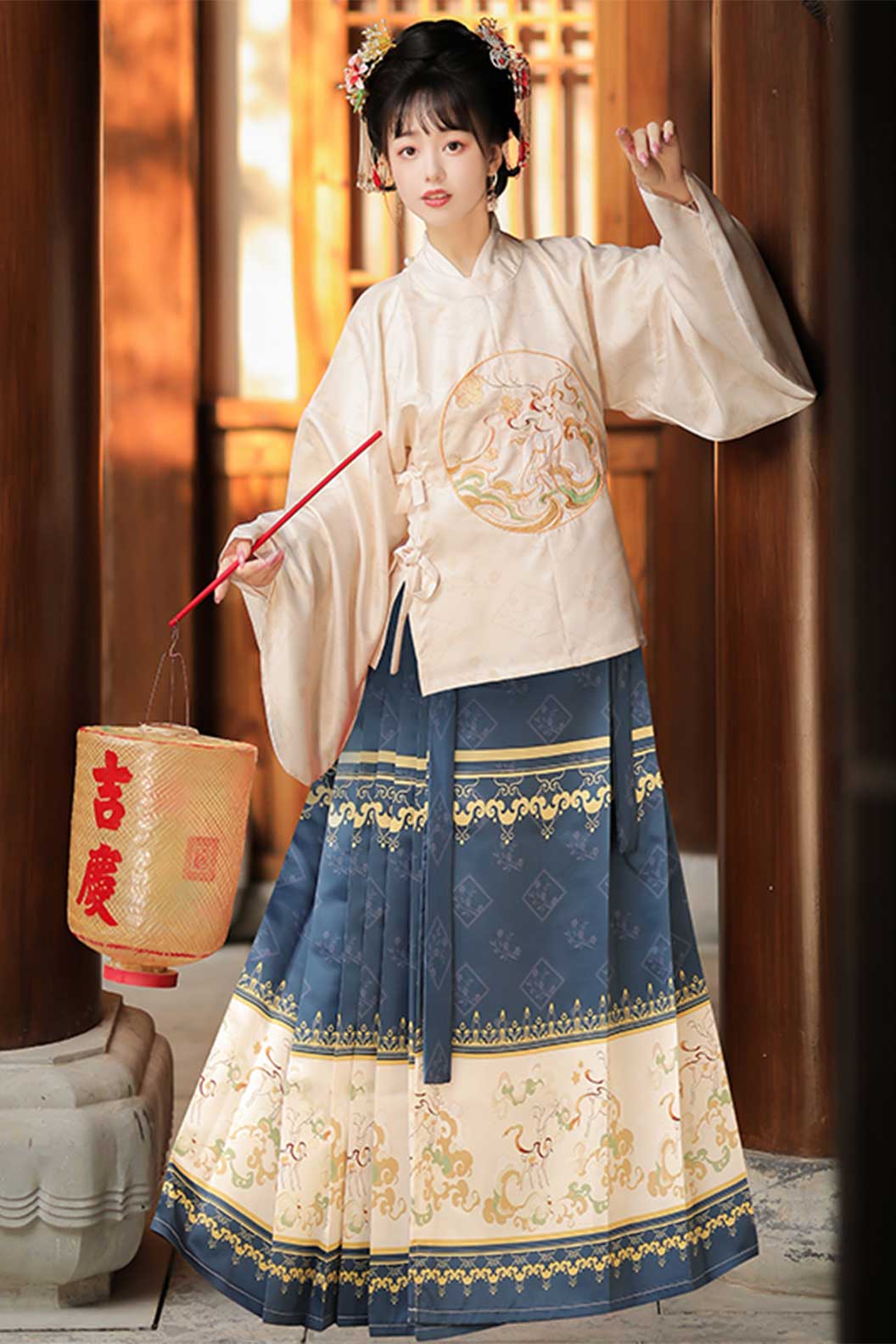 Ming dynasty hanfu mamianqun hanfu dress with round collar cross-collar top -fushengbanri 浮生半日