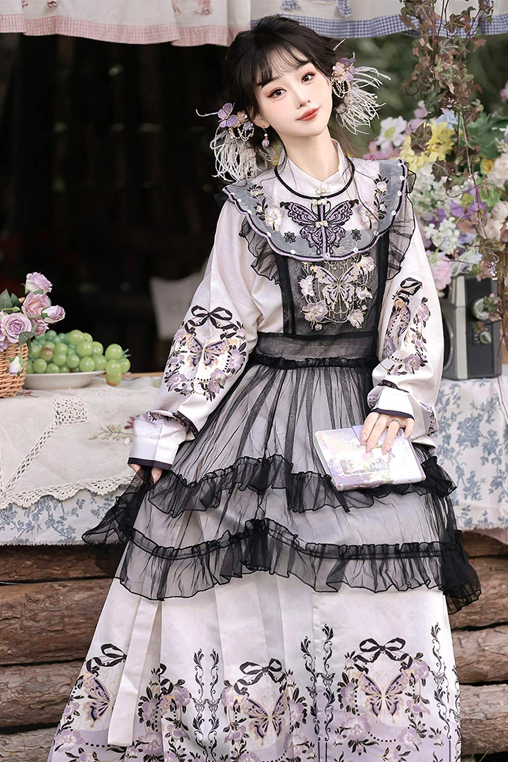 Ming Dynasty Purple Hanfu Dress with Pipa Sleeves and Mamian Qun - lingdie 灵蝶