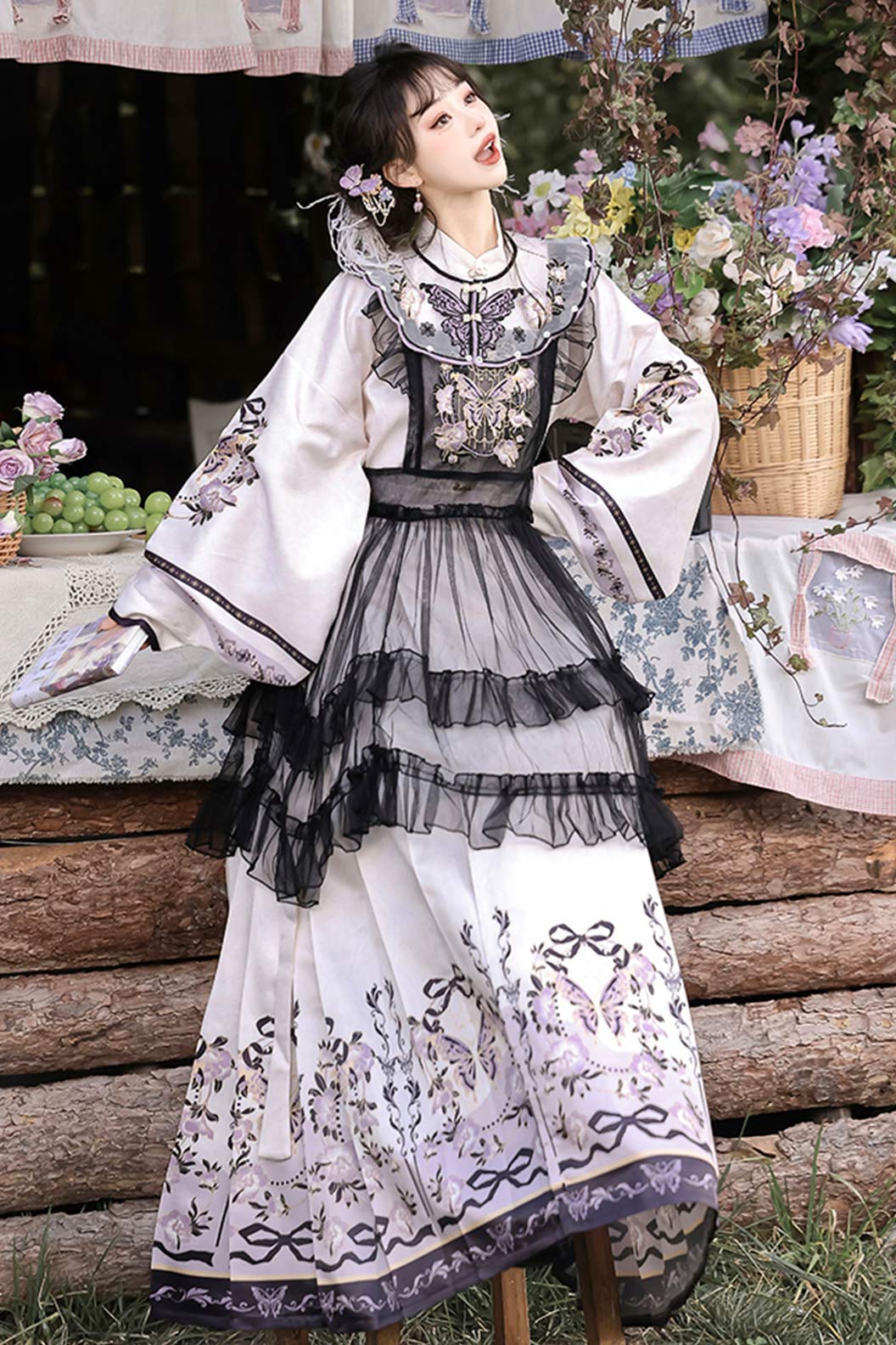 Ming Dynasty Purple Hanfu Dress with Pipa Sleeves and Mamian Qun - lingdie 灵蝶