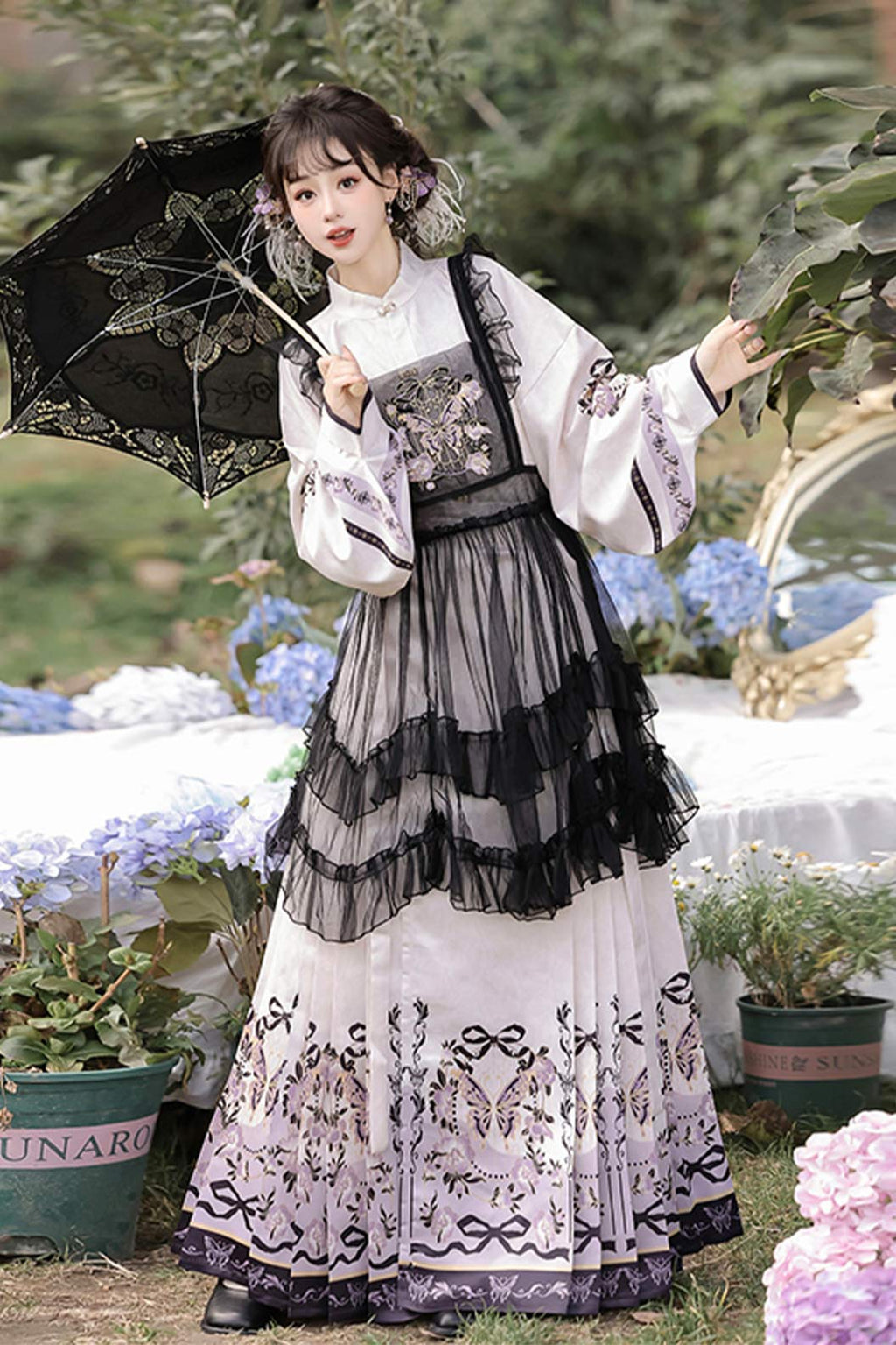 Ming Dynasty Purple Hanfu Dress with Pipa Sleeves and Mamian Qun - lingdie 灵蝶