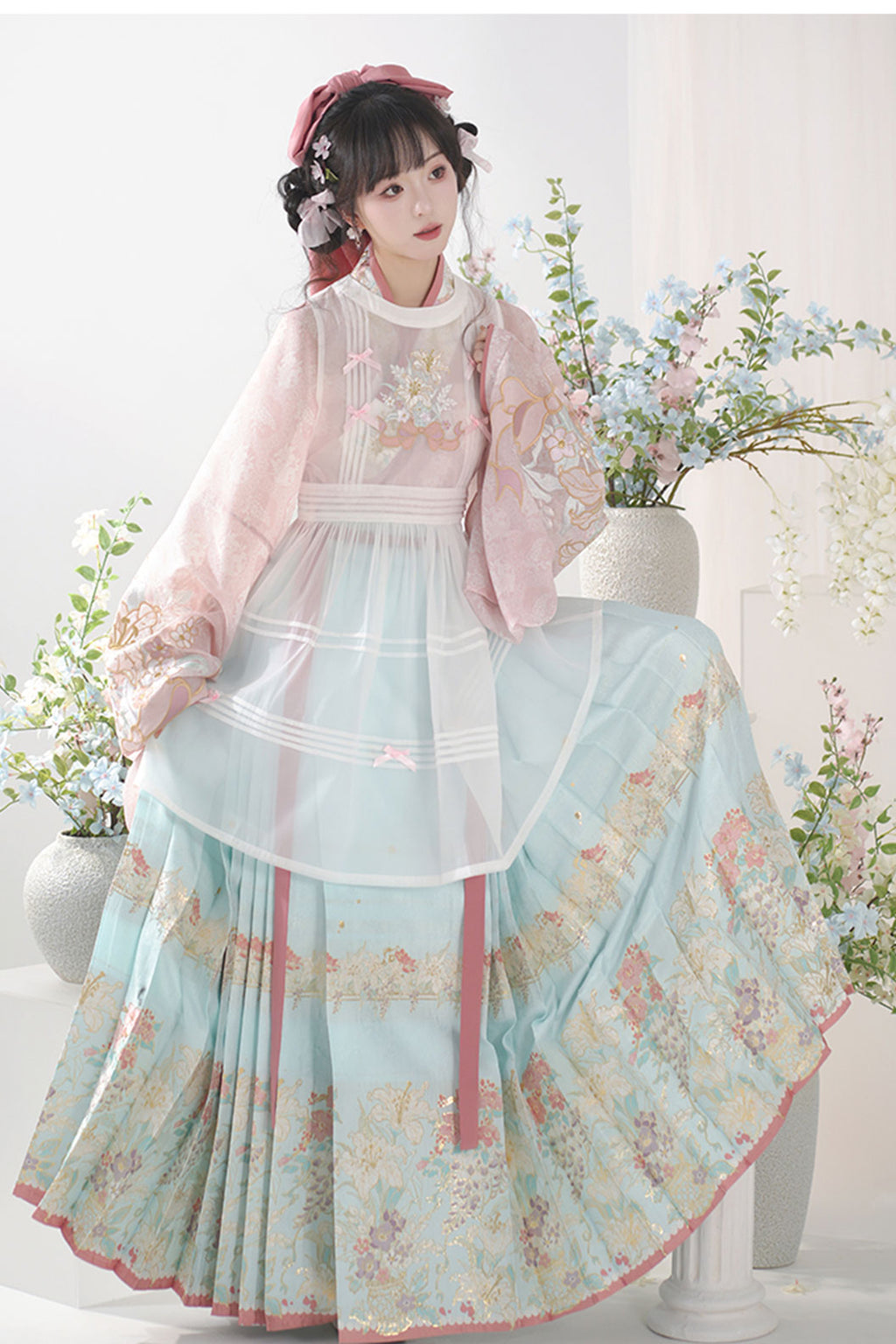 Ming Dynasty Women Cross-Collar Pipa Sleeve Mamian Skirt Hanfu dress - yingchun 盈春