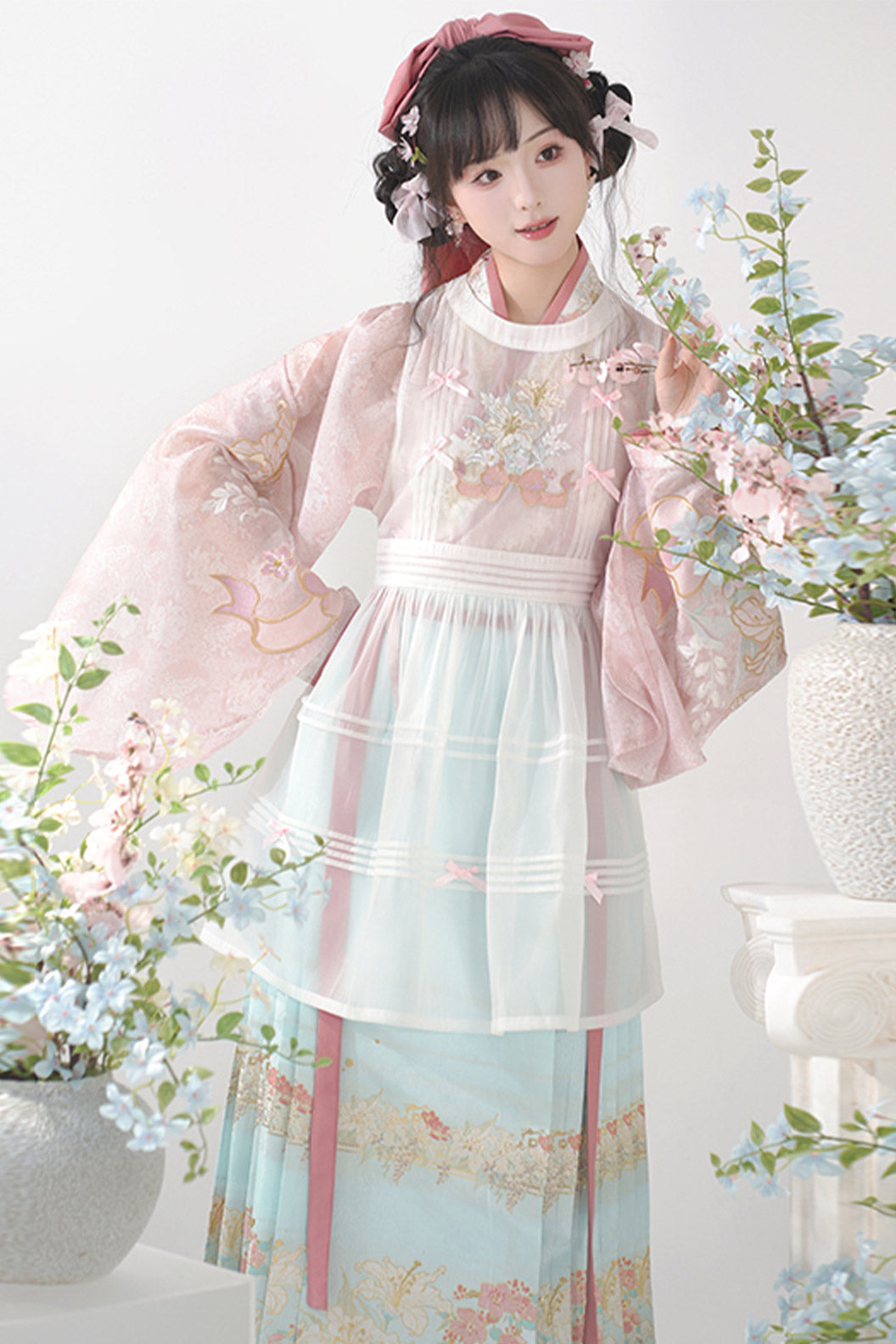 Ming Dynasty Women Cross-Collar Pipa Sleeve Mamian Skirt Hanfu dress - yingchun 盈春