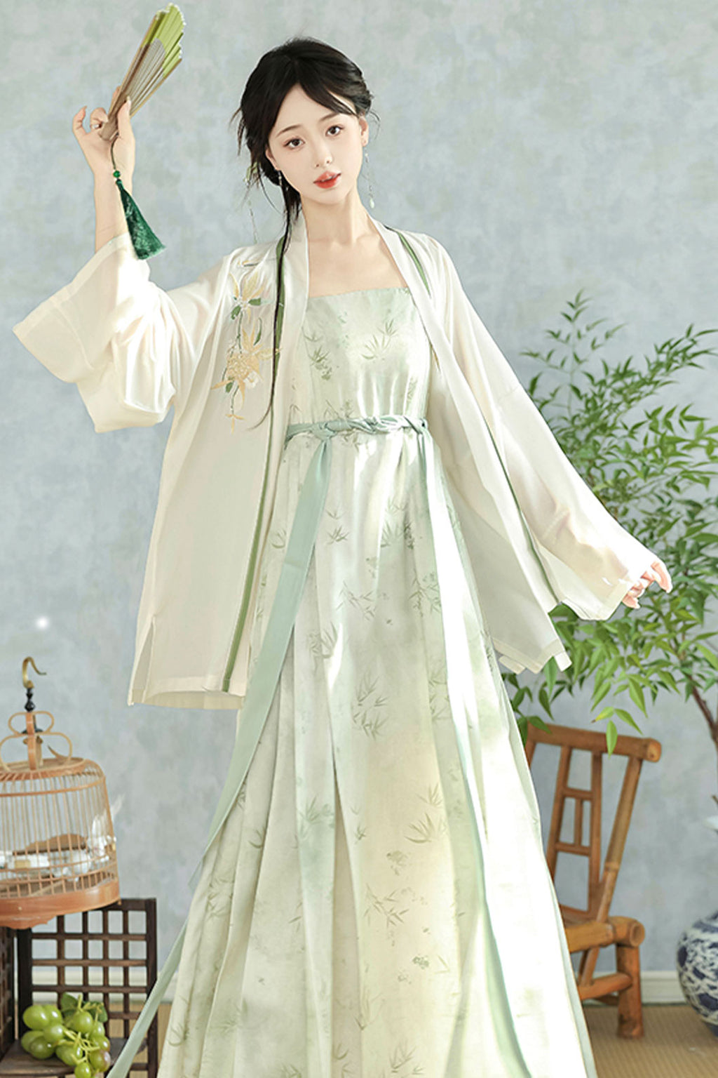Modern Hanfu Green Embroidered Dress Chinese fashion - fuyezhucui 浮叶竹翠