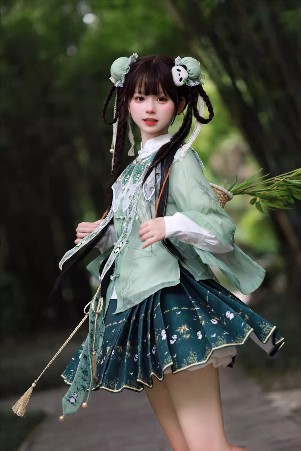 Myth & Legend hanfu with panda embroidery and cloud shoulder new chinese style - yunduanwu 云端舞