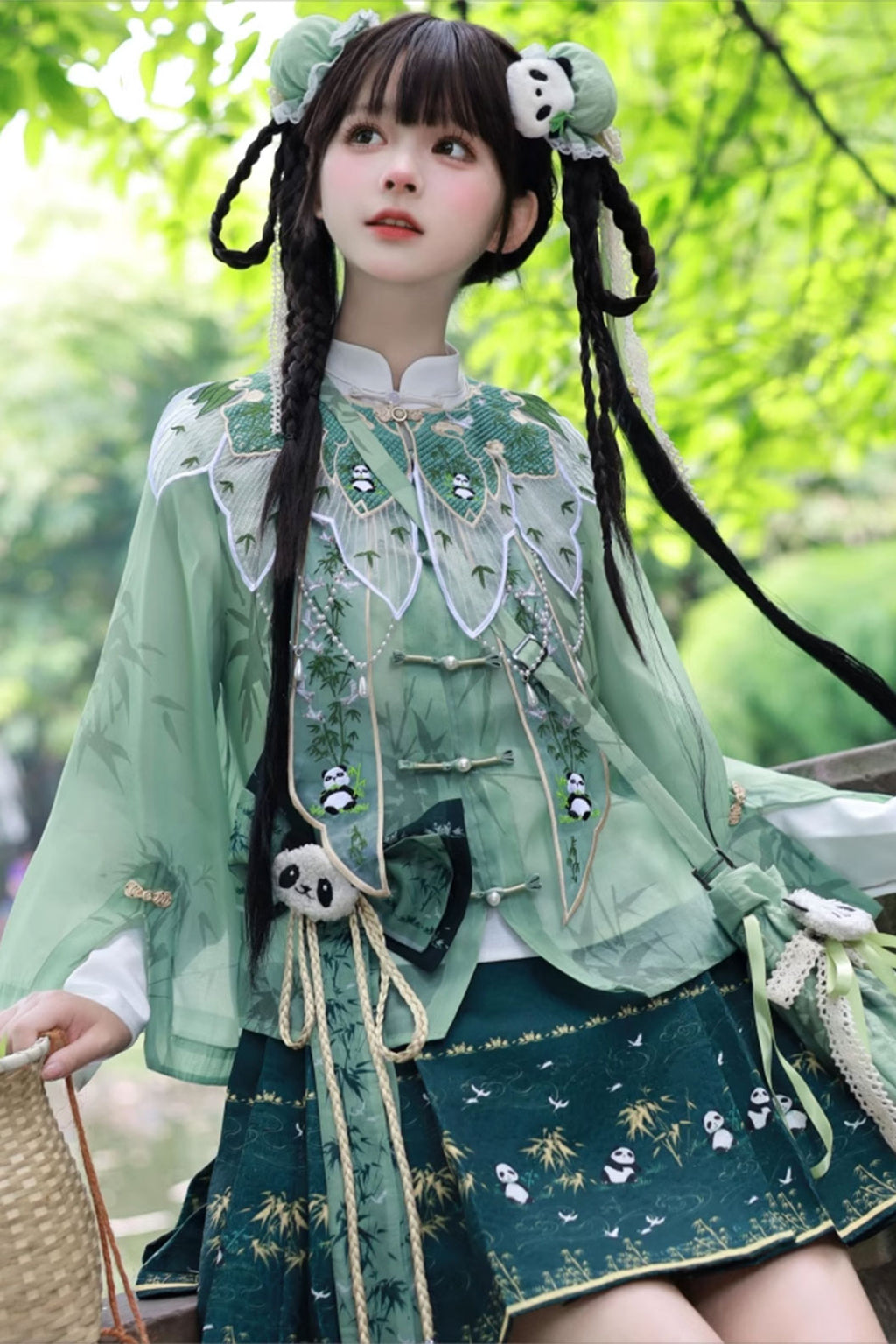 Myth & Legend hanfu with panda embroidery and cloud shoulder new chinese style - yunduanwu 云端舞
