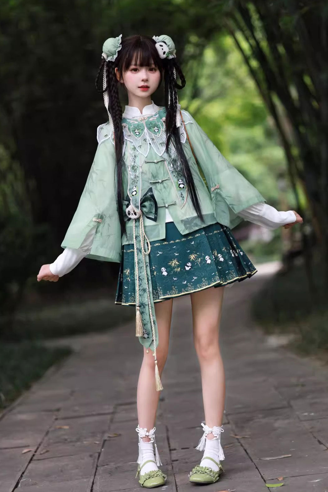 Myth & Legend hanfu with panda embroidery and cloud shoulder new chinese style - yunduanwu 云端舞