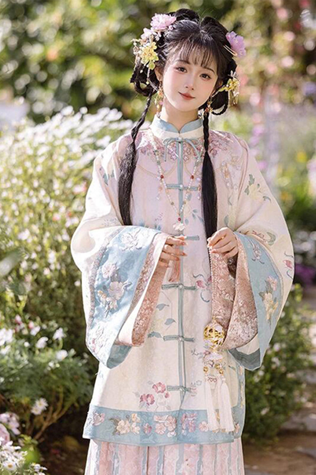 Qing Dynasty Pink-white Hanfu Dress with Mamian Qun Set Modern Chinese Style - fangxingui 芳信归