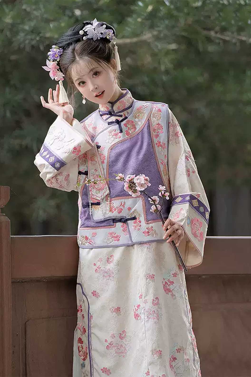 Qing dynasty hanfu embroidered qipao and vest - gegejixiang 格格吉祥