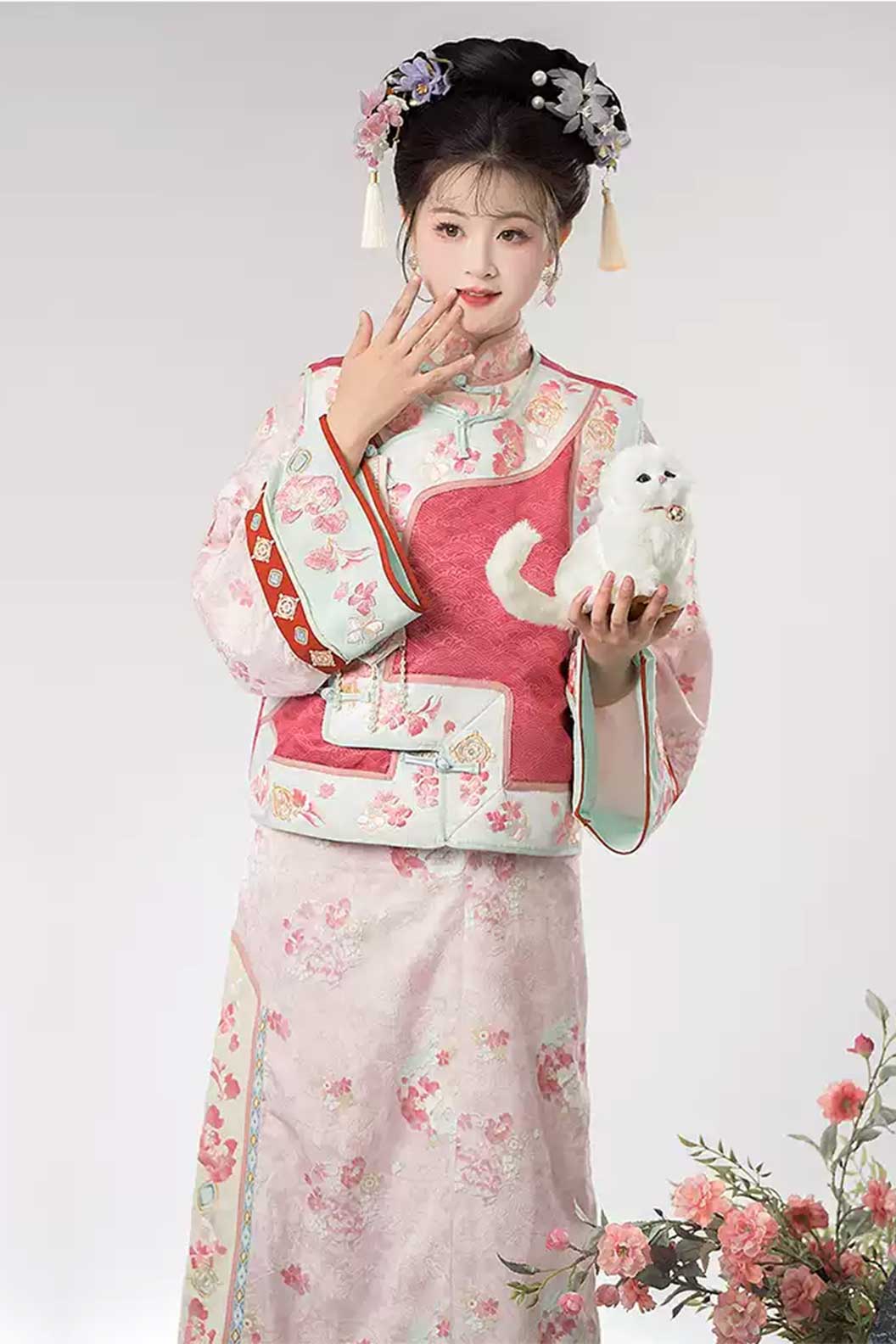 Qing dynasty hanfu embroidered qipao and vest - gegejixiang 格格吉祥