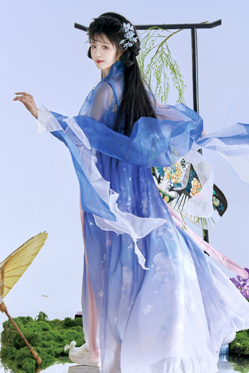 Tang Dynasty Blue Hanfu Dress with Qixiong Ruqun and Embroidered Petal Sleeves - qingling 清灵