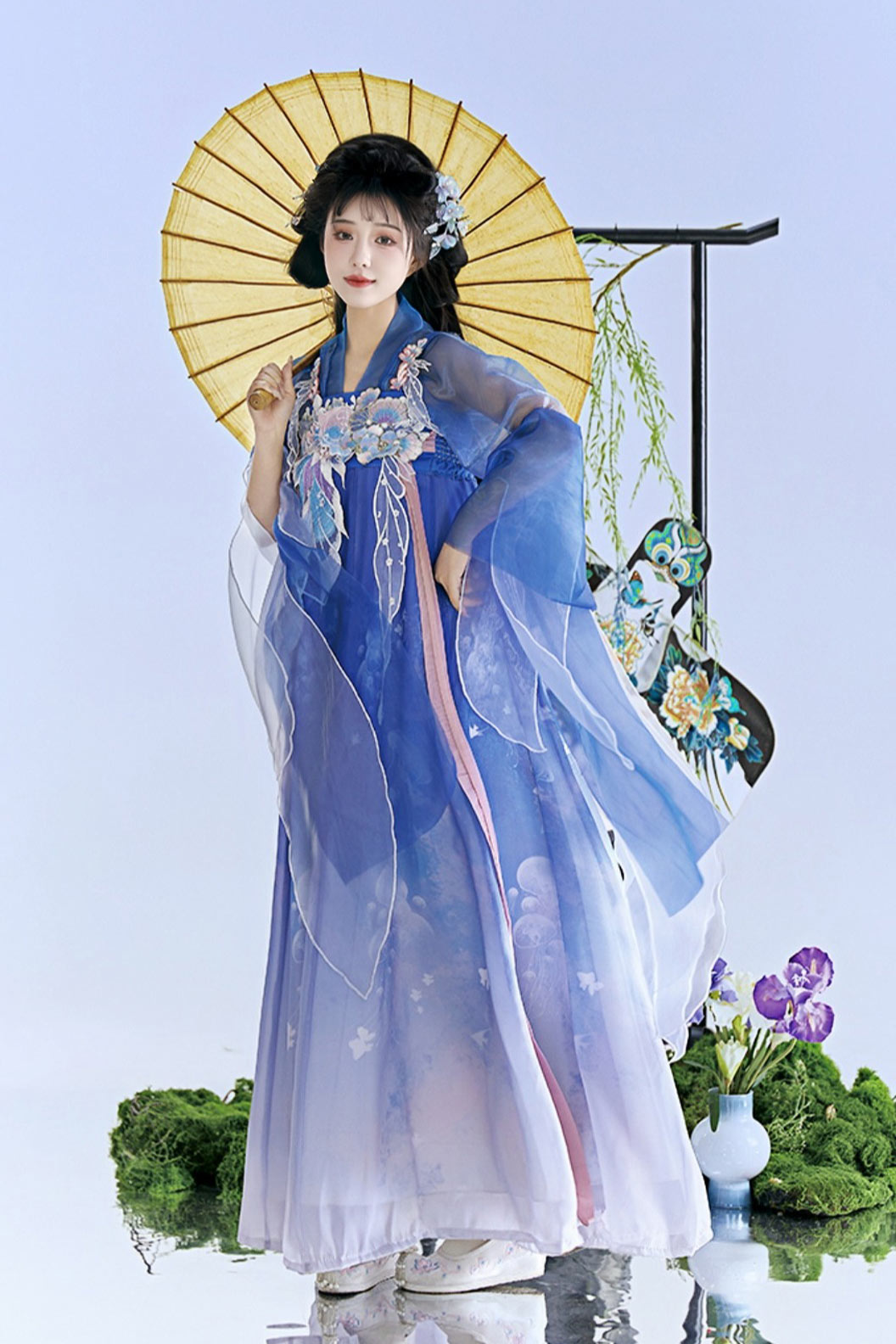 Tang Dynasty Blue Hanfu Dress with Qixiong Ruqun and Embroidered Petal Sleeves - qingling 清灵