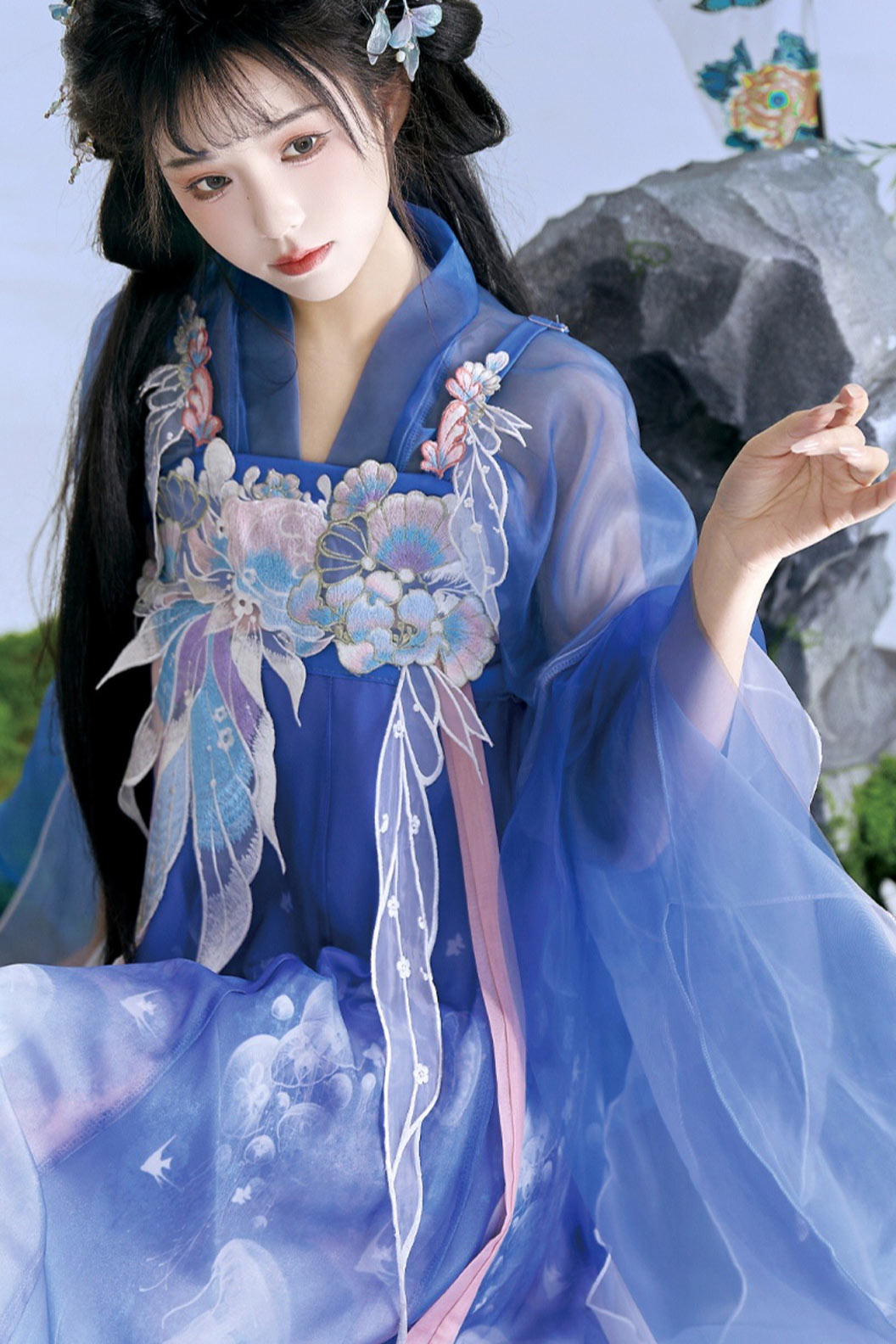 Tang Dynasty Blue Hanfu Dress with Qixiong Ruqun and Embroidered Petal Sleeves - qingling 清灵