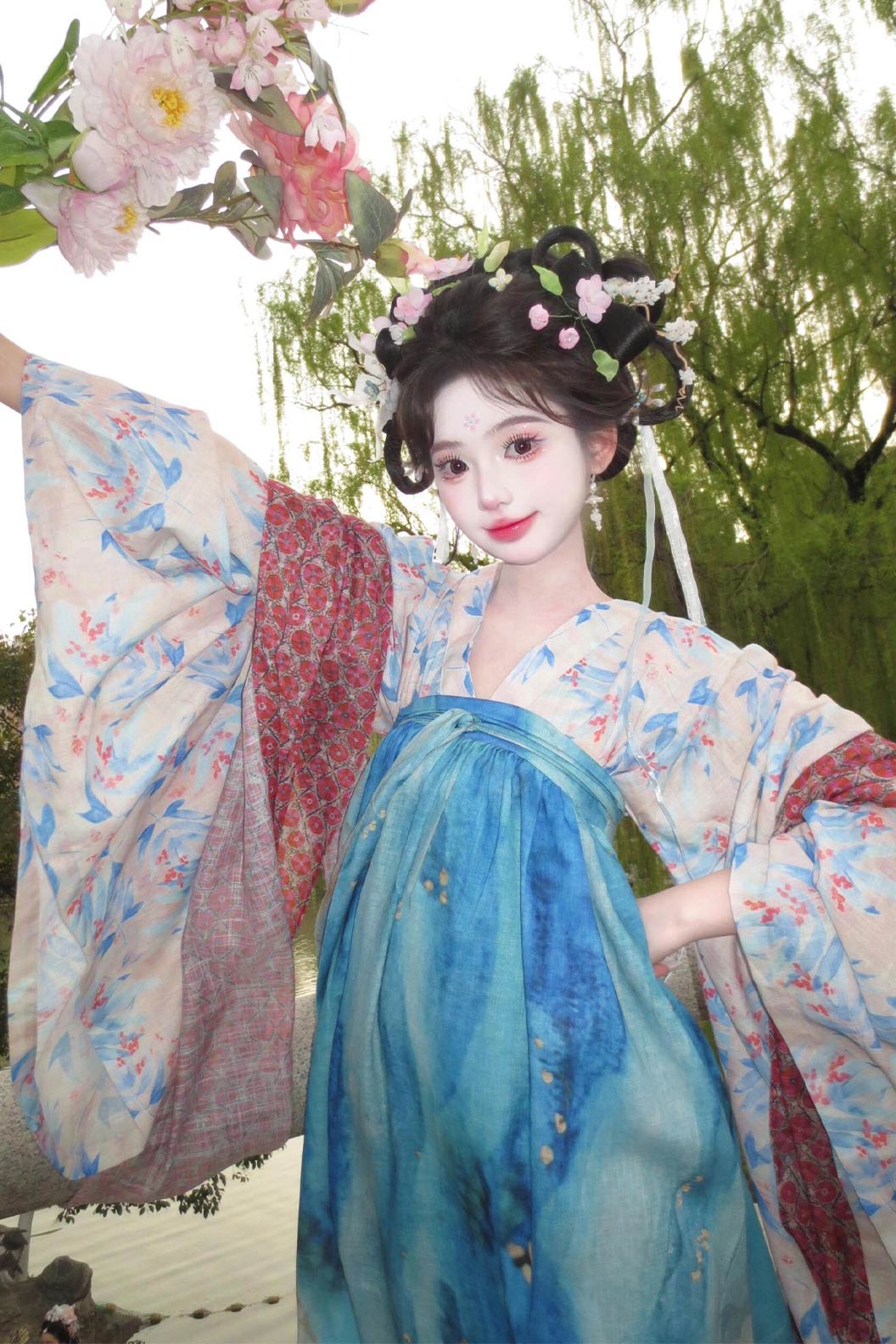 Tang Dynasty Blue Hanfu Dress with Qixiong Wide Sleeve Ru and Floral Ruqun - yaoying 瑶影