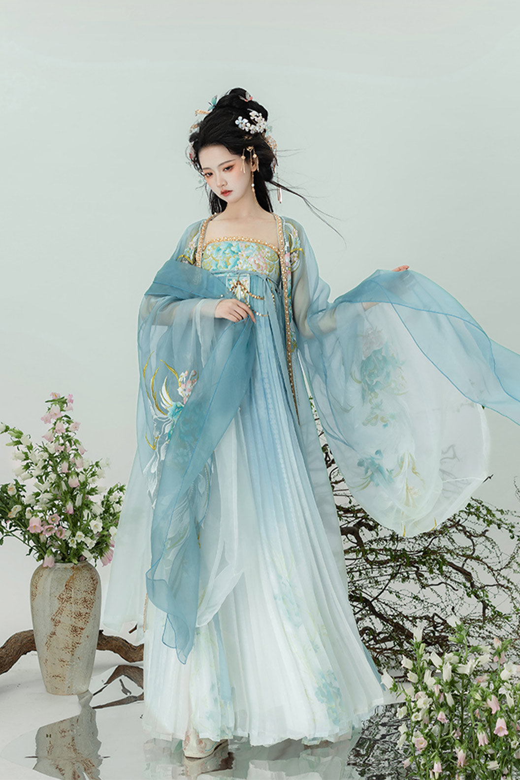 Tang Dynasty Green Hanfu Dress with Qixiong Wide Sleeve Robe and Heavy Embroidery - qingyu 青羽