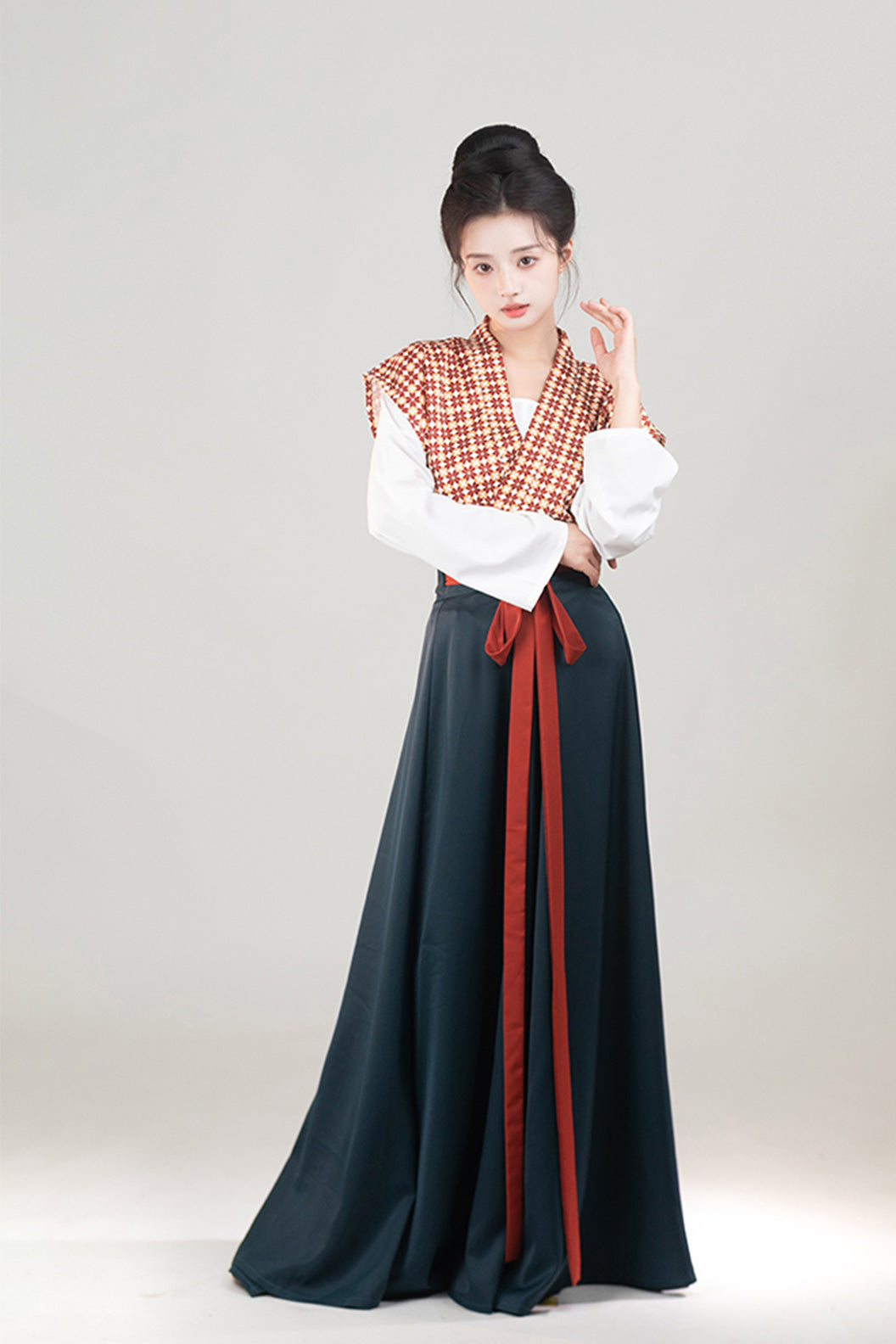 Tang Dynasty Three Color Hanfu Dress Waist High Broken Skirt Beizi Coat - yuhouhuayuan 雨后花园