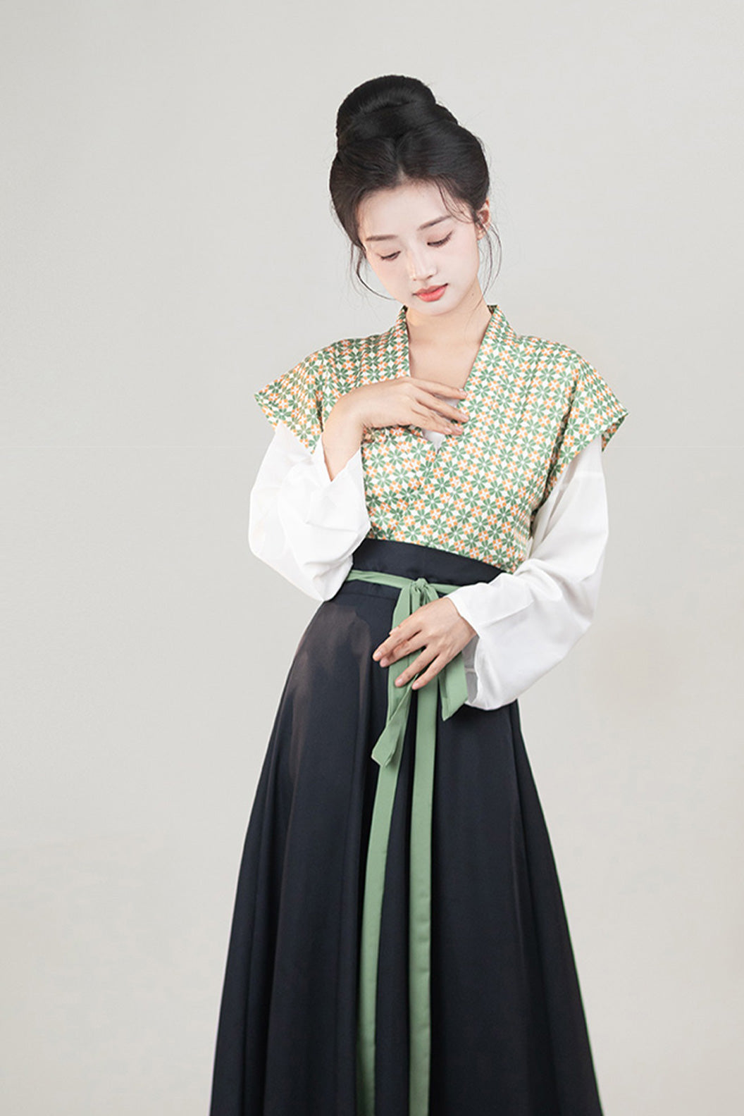 Tang Dynasty Three Color Hanfu Dress Waist High Broken Skirt Beizi Coat - yuhouhuayuan 雨后花园