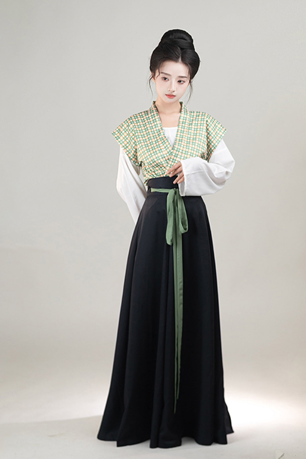 Tang Dynasty Three Color Hanfu Dress Waist High Broken Skirt Beizi Coat - yuhouhuayuan 雨后花园