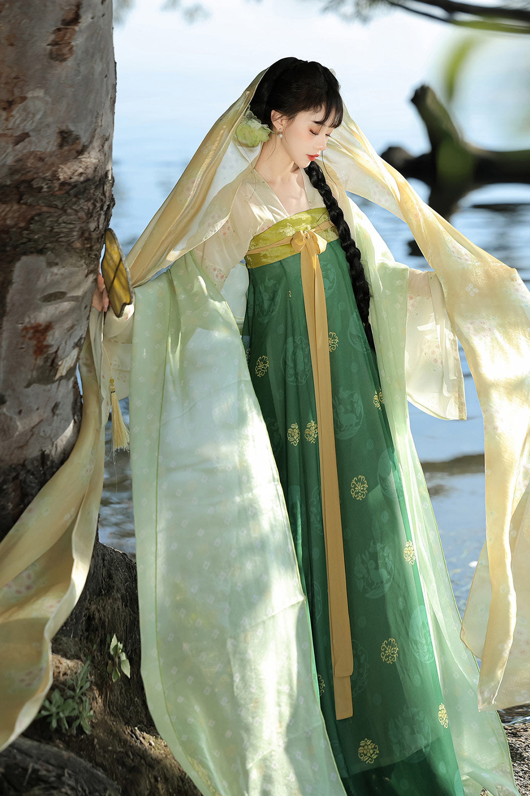 Tang Dynasty Three Color Hanfu Dress with Qixiong Ruqun and Restorative Style - fuguang 浮光