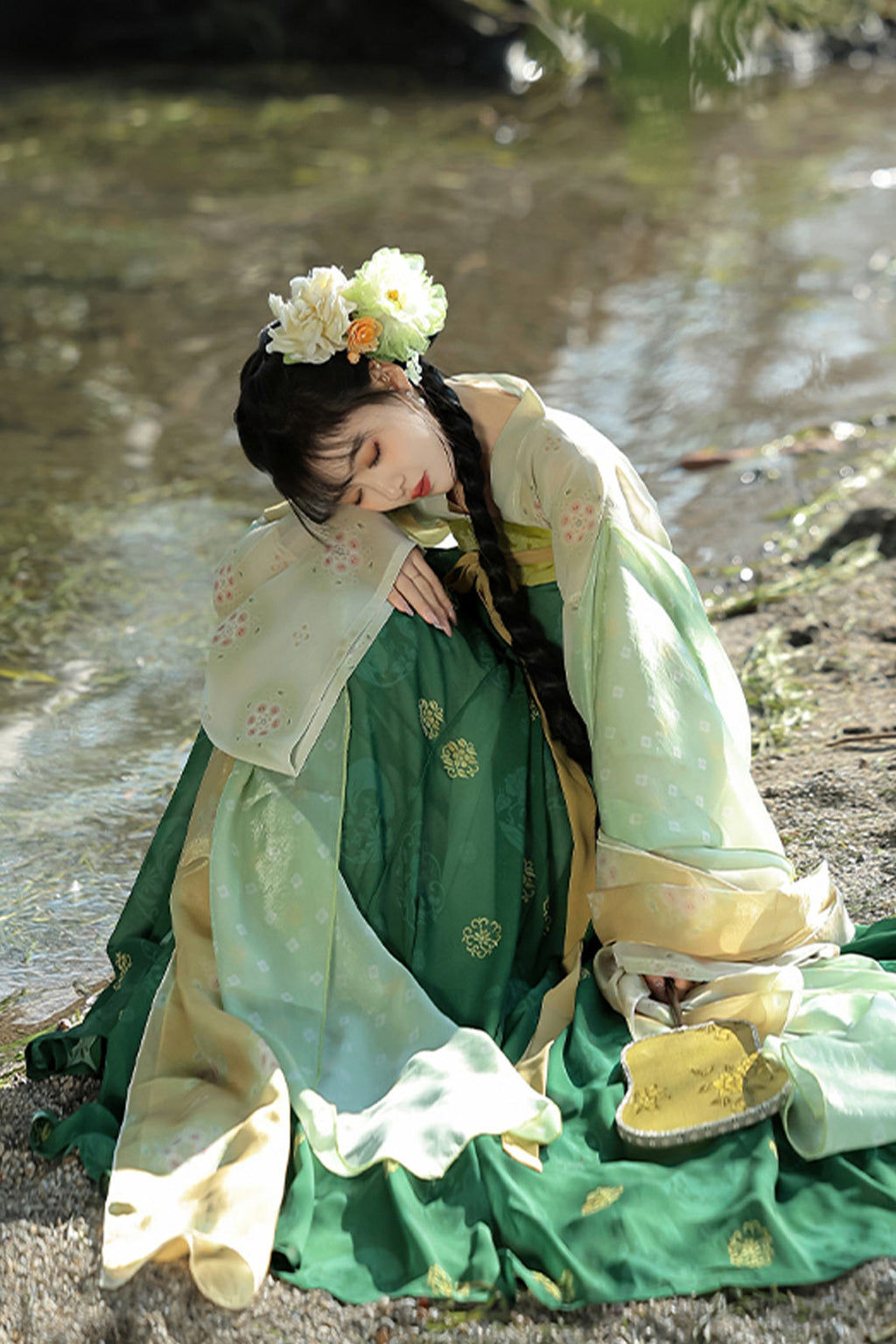 Tang Dynasty Three Color Hanfu Dress with Qixiong Ruqun and Restorative Style - fuguang 浮光