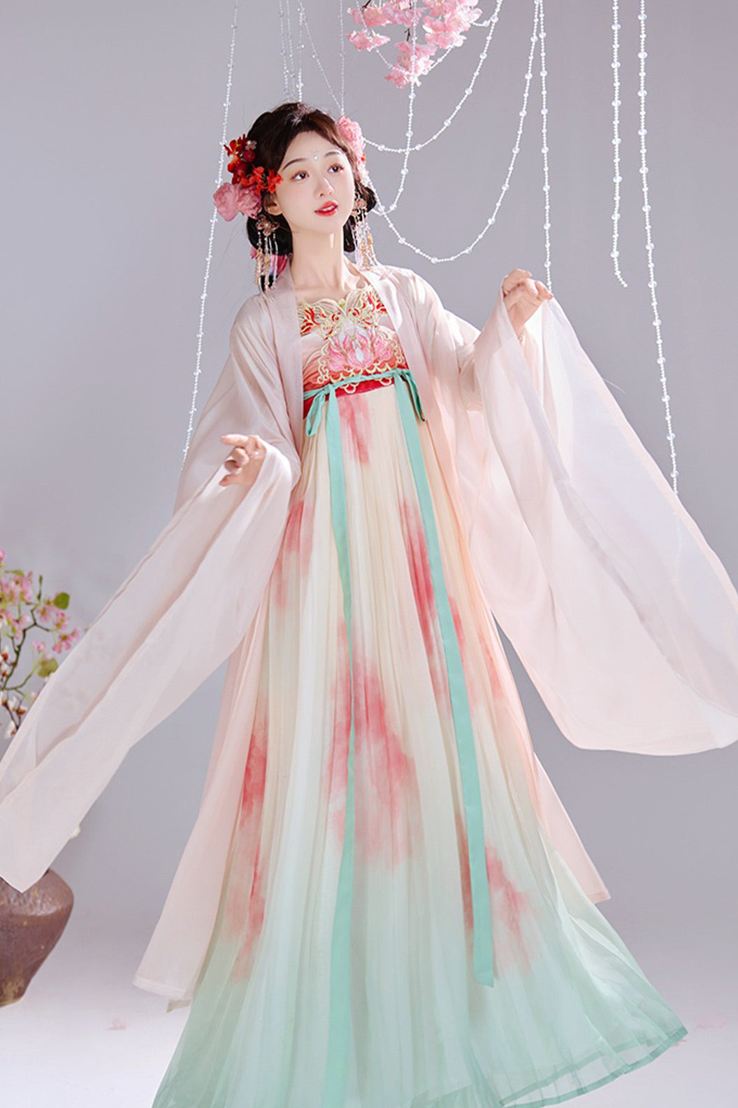 Tang Dynasty Embroidered Large Sleeve Robe Hezi Pleated Skirt Hanfu Dress - jinyuji 金鱼姬