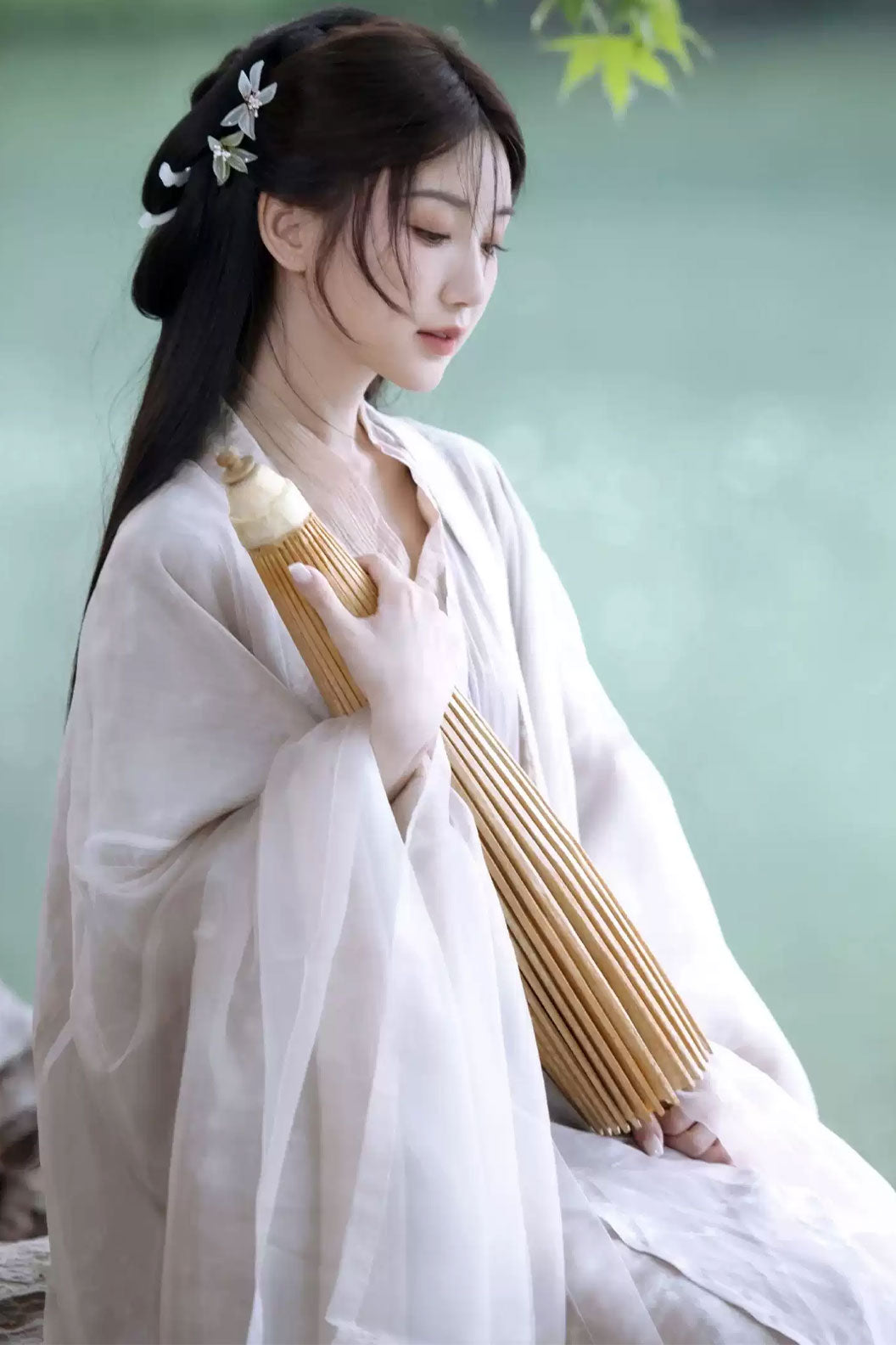 Wei Jin Dynasty Off-white Hanfu Dress with Cross-collar and Wide Sleeves for Spring- yuexi 月溪