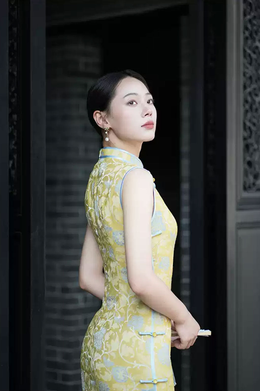 Cheongsam Qipao Golden Yellow Sleeveless Dress Modern Chinese Style - jinsinan 金丝楠