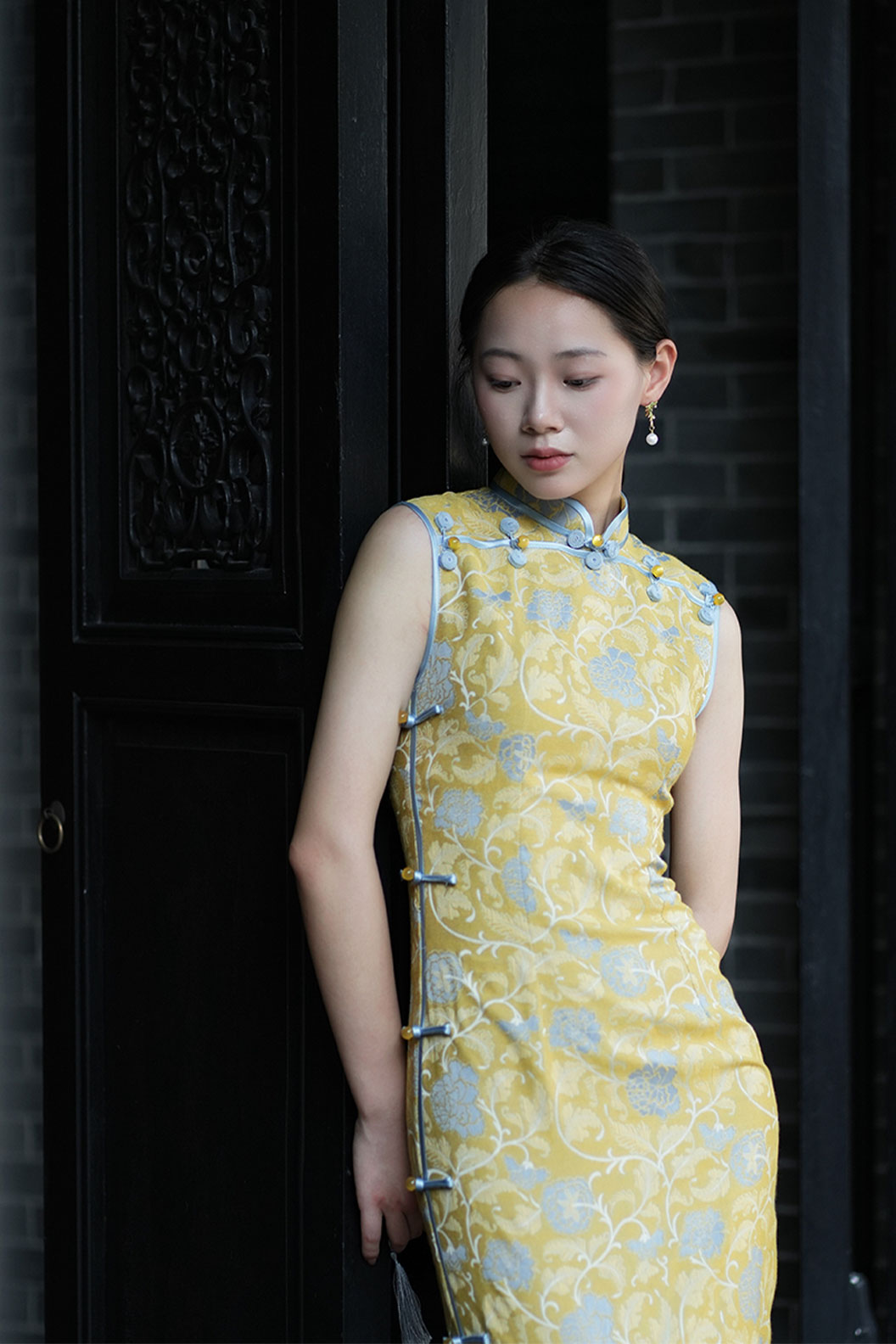 Cheongsam Qipao Golden Yellow Sleeveless Dress Modern Chinese Style - jinsinan 金丝楠