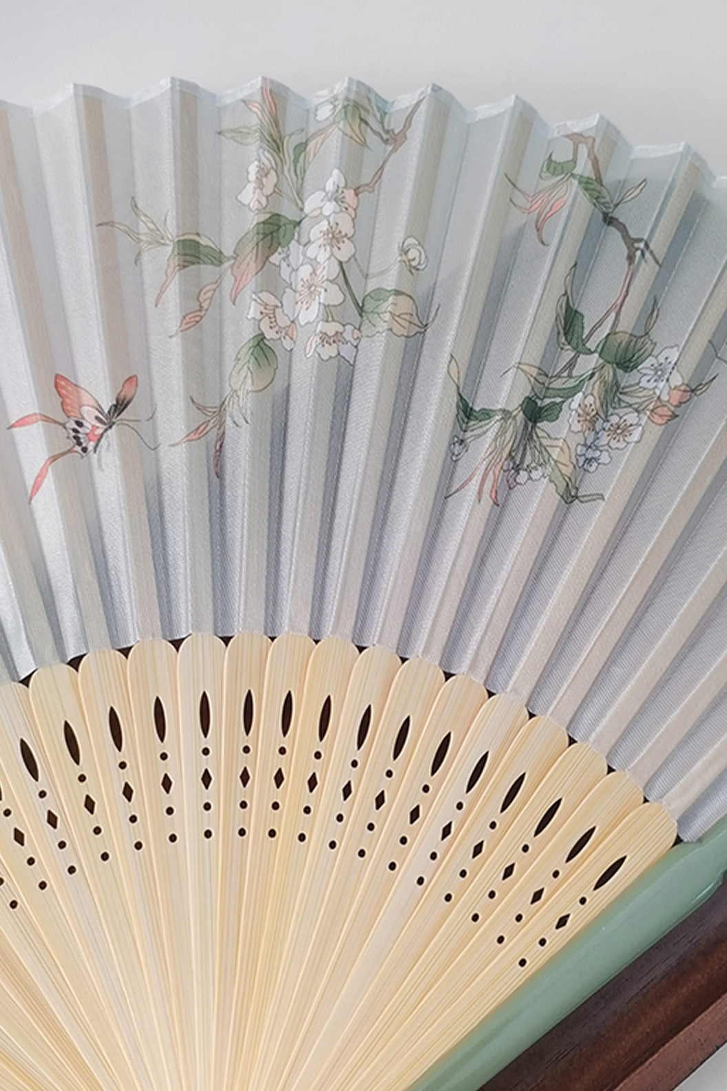 Chinese hand fan with new Chinese style bamboo folding fan