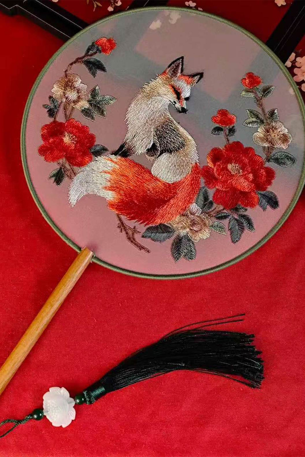 Chinese hand fan Su embroidery classical style round fan