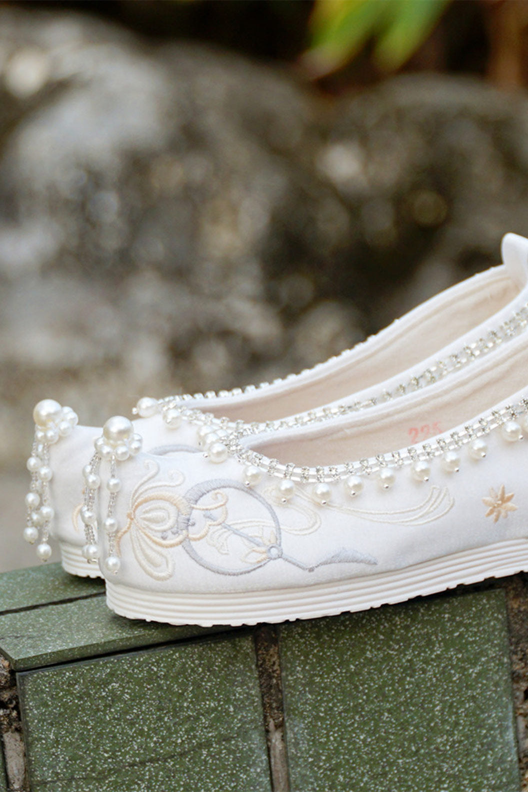 Embroidered Shoes Hidden Heel Ming Dynasty Handmade Cloth Shoes
