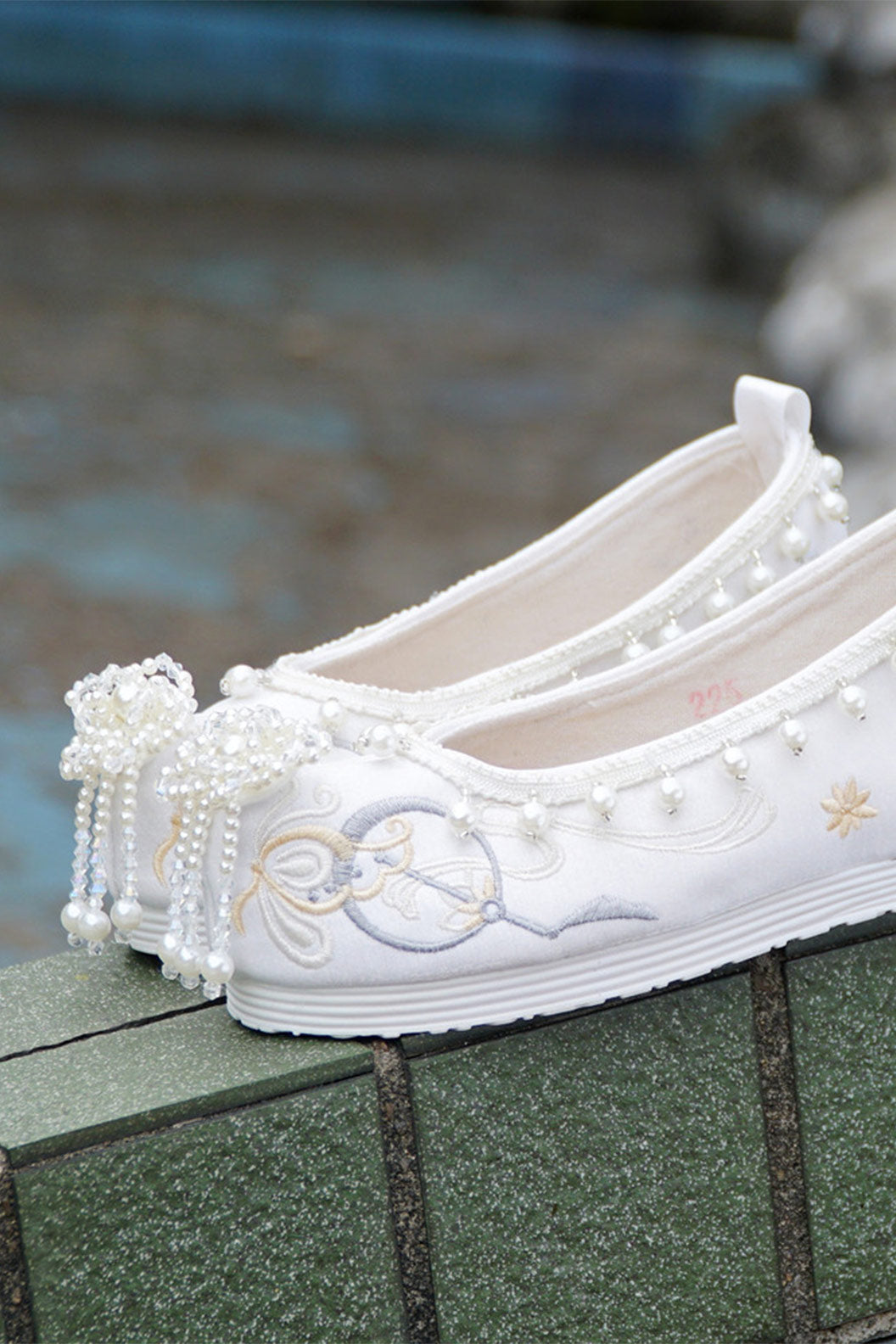 Embroidered Shoes Flower Pearl Ming Dynasty Cloth Shoes