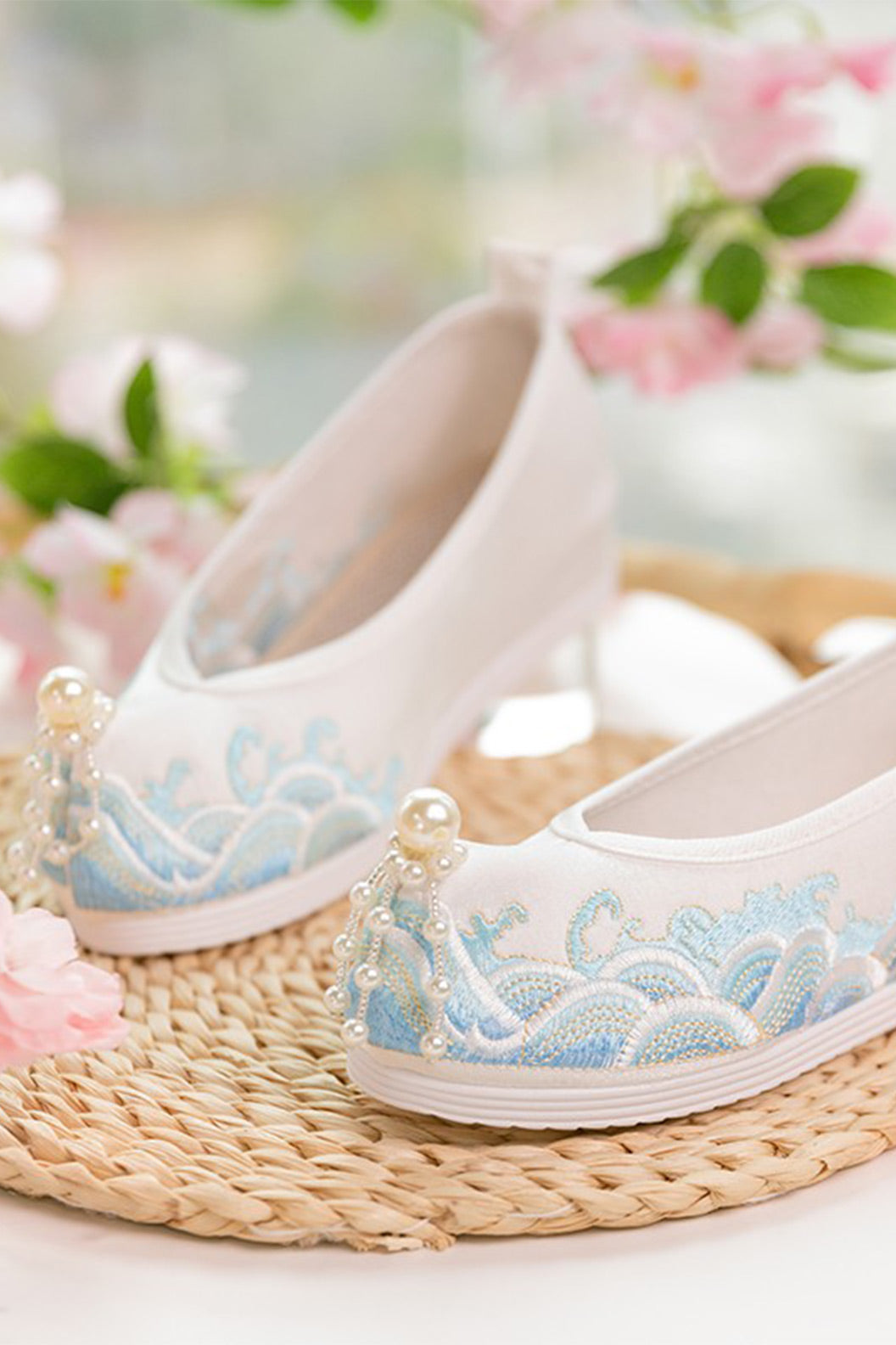 Embroidered Shoes Blue Ocean Pearl Cloth Shoes