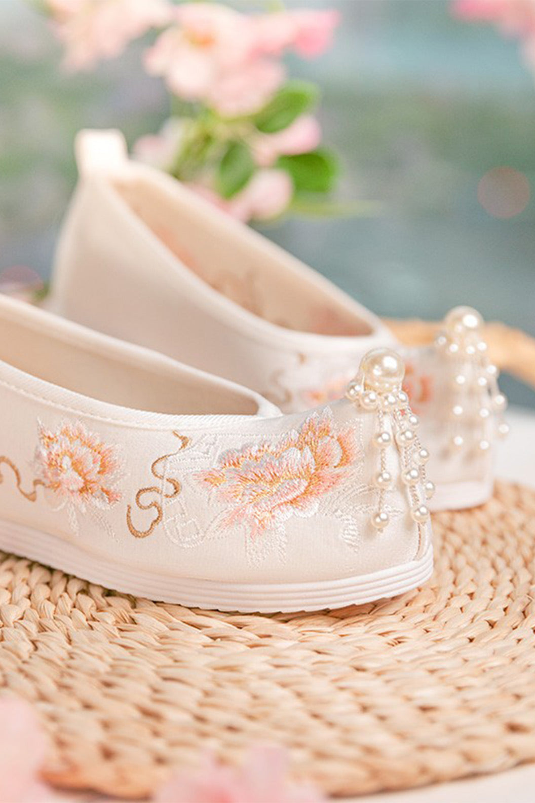 Embroidered Shoes Handmade Pearl Cloth Shoes