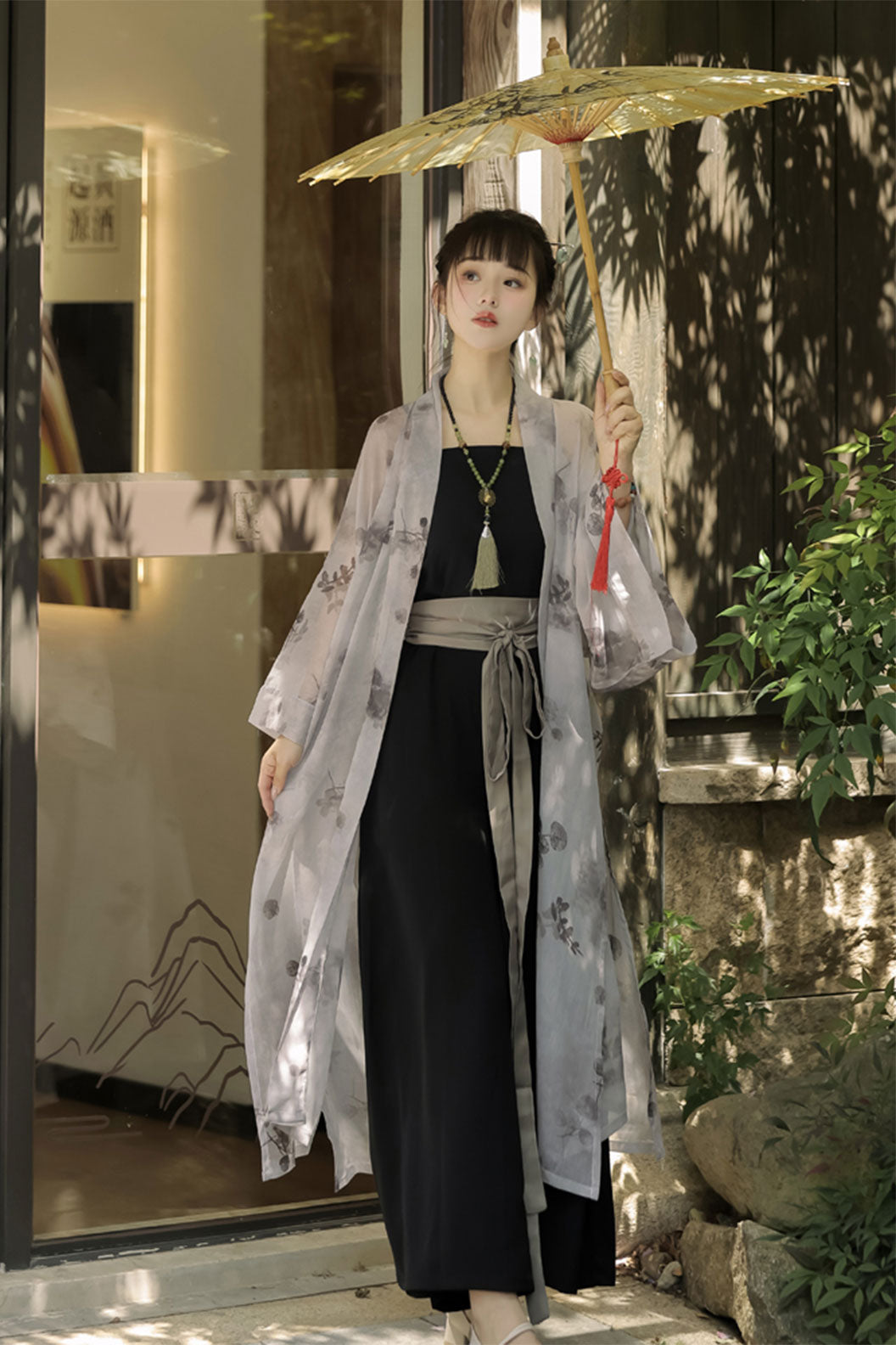 Ming Dynasty Black Hanfu with Four-Piece Set and Chinese Style - yangedu 烟霭渡