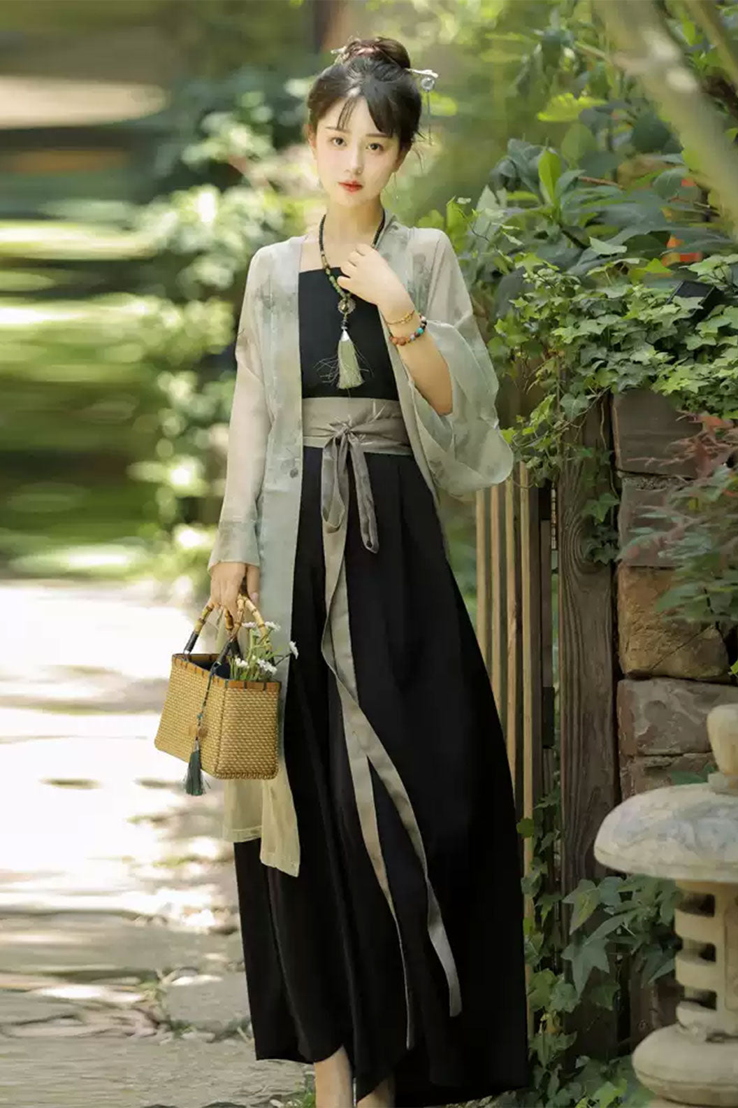 Ming Dynasty Black Hanfu with Four-Piece Set and Chinese Style - yangedu 烟霭渡