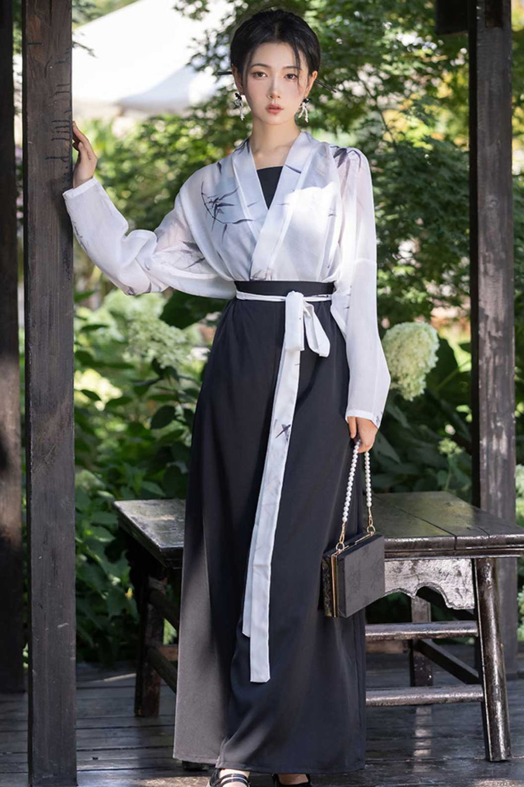 Ming Dynasty Black-White Hanfu Dress with Long Shirt and Three-Pleat Skirt - zhuran 竹染