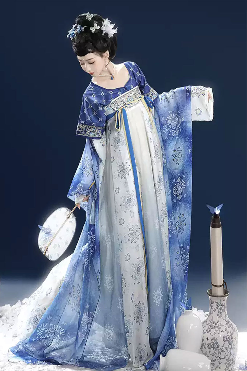Ming Dynasty Blue Hanfu Dress with Qixiong  Ruqun Skirt and Pi Bo - qinghuaci 青花瓷