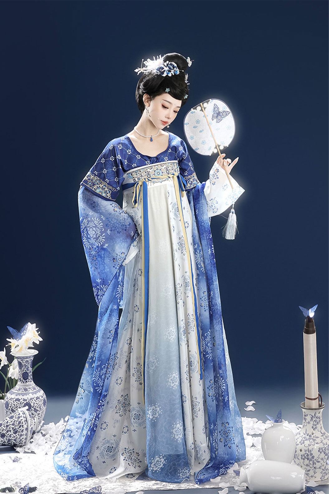 Ming Dynasty Blue Hanfu Dress with Qixiong  Ruqun Skirt and Pi Bo - qinghuaci 青花瓷