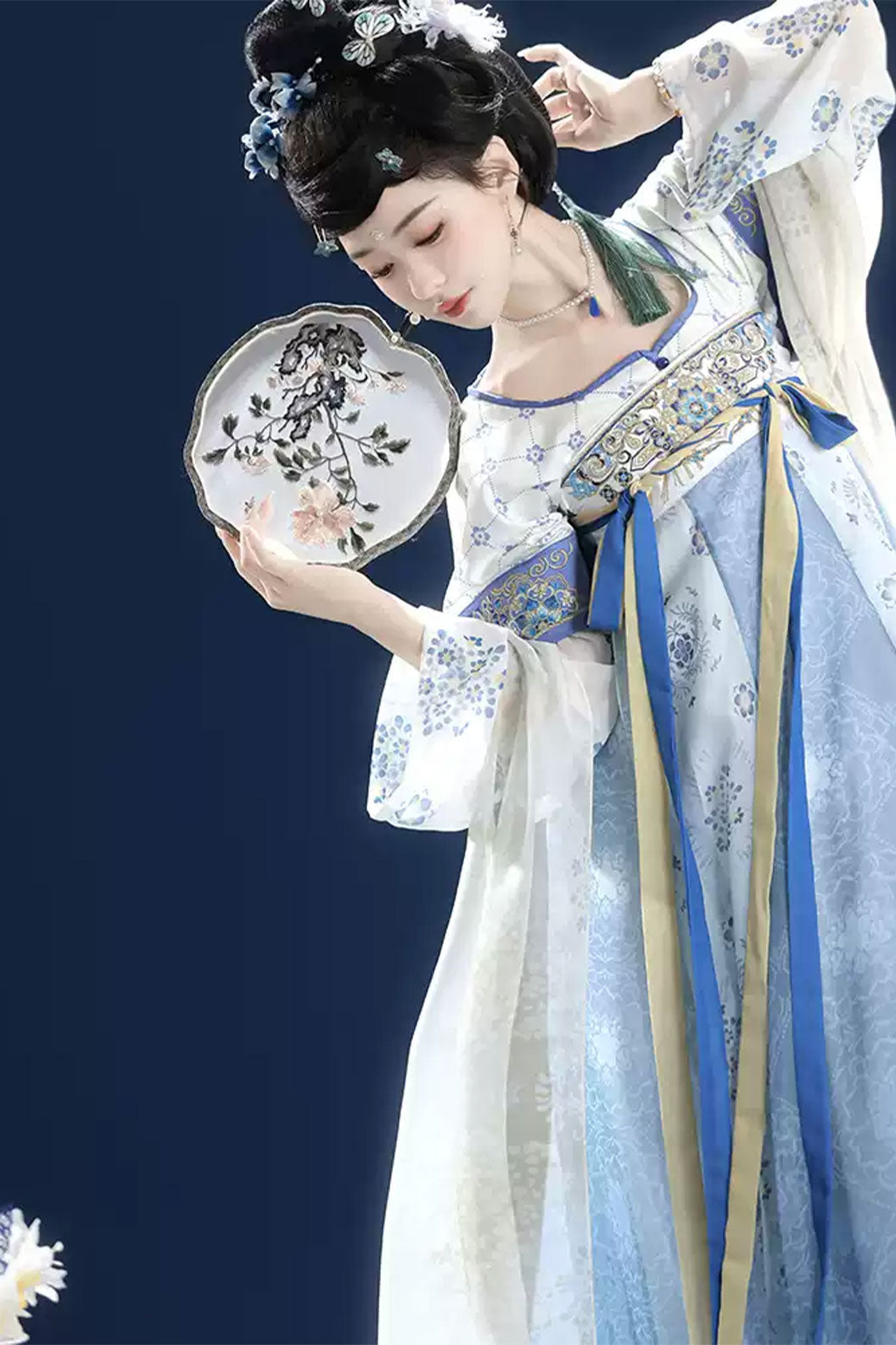 Ming Dynasty Blue Hanfu Dress with Qixiong  Ruqun Skirt and Pi Bo - qinghuaci 青花瓷