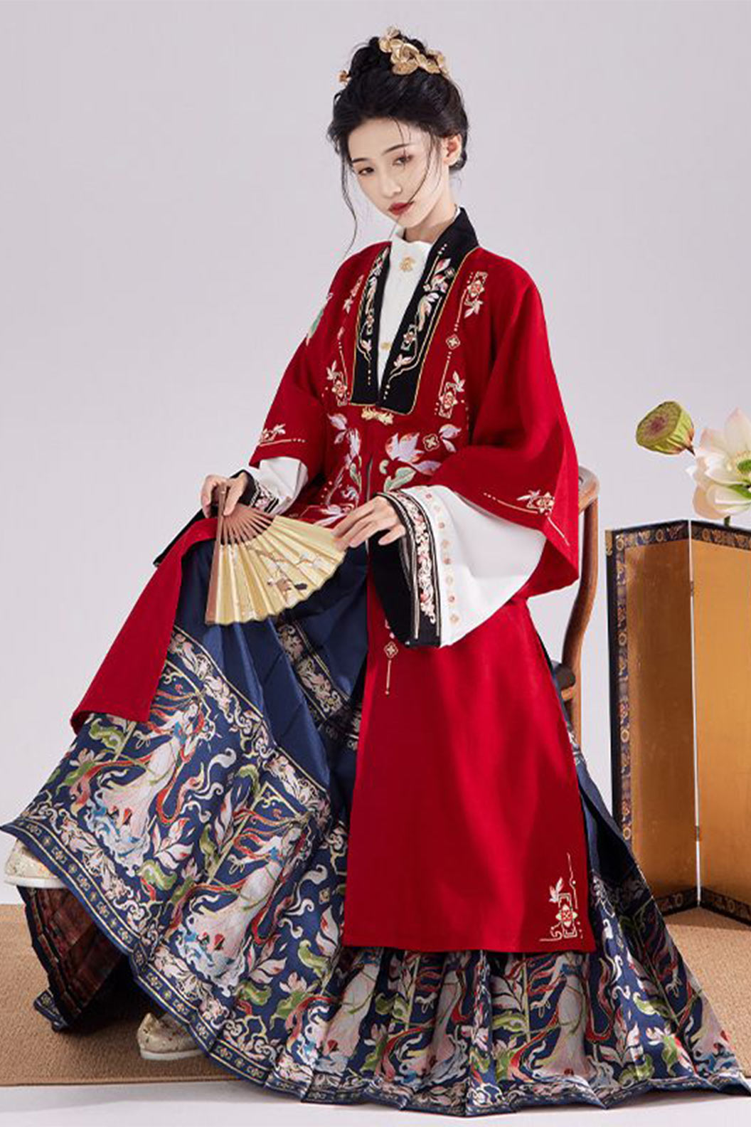 Ming Dynasty clothing Changshan Pipa Sleeves Ma Mian Skirt Red Hanfu dress - shenfuqingnv 神赋青女