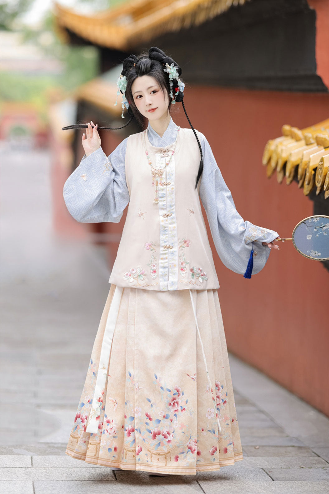 Ming dynasty hanfu embroidered mamian skirt set with bijia - huanuanxi 花暖溪
