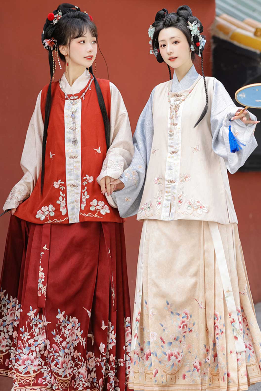Ming dynasty hanfu embroidered mamian skirt set with bijia - huanuanxi 花暖溪