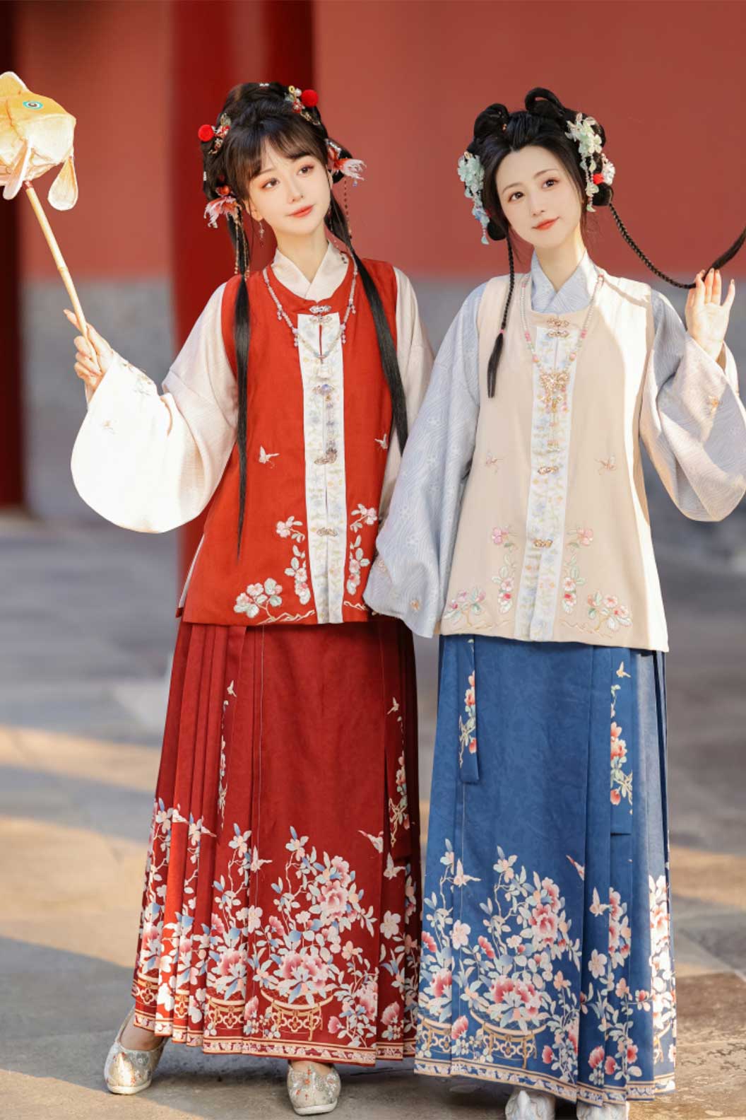Ming dynasty hanfu embroidered mamian skirt set with bijia - huanuanxi 花暖溪