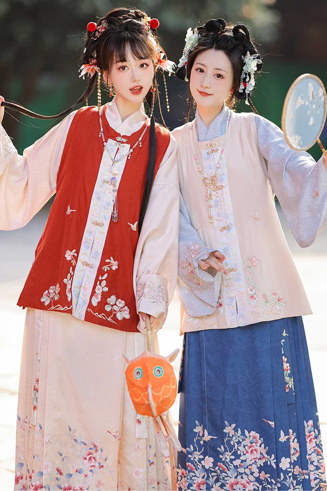 Ming dynasty hanfu embroidered mamian skirt set with bijia - huanuanxi 花暖溪